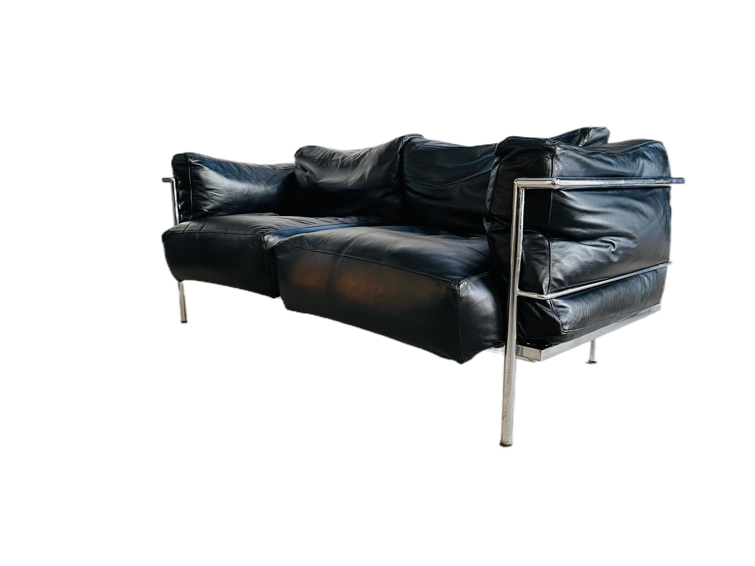 Pair of Italian Le Courbiser LC2 Leather Sofa 7