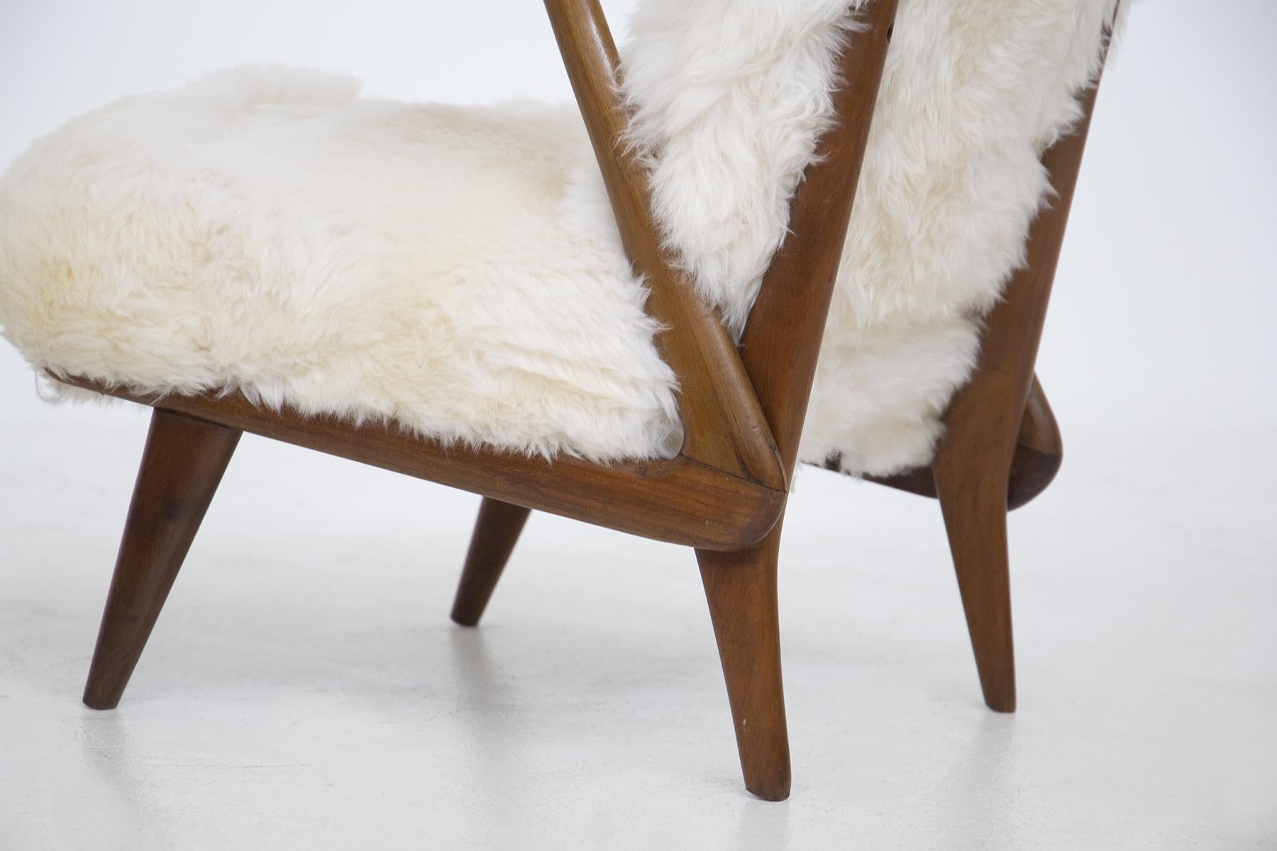 Mid-20th Century Pair of Italian Fur Armchairs Attr. to Giuseppe Scapinelli For Sale