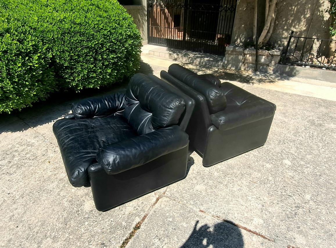 Pair of Italian Leather Chairs by Tobia Scarpa  For Sale 1