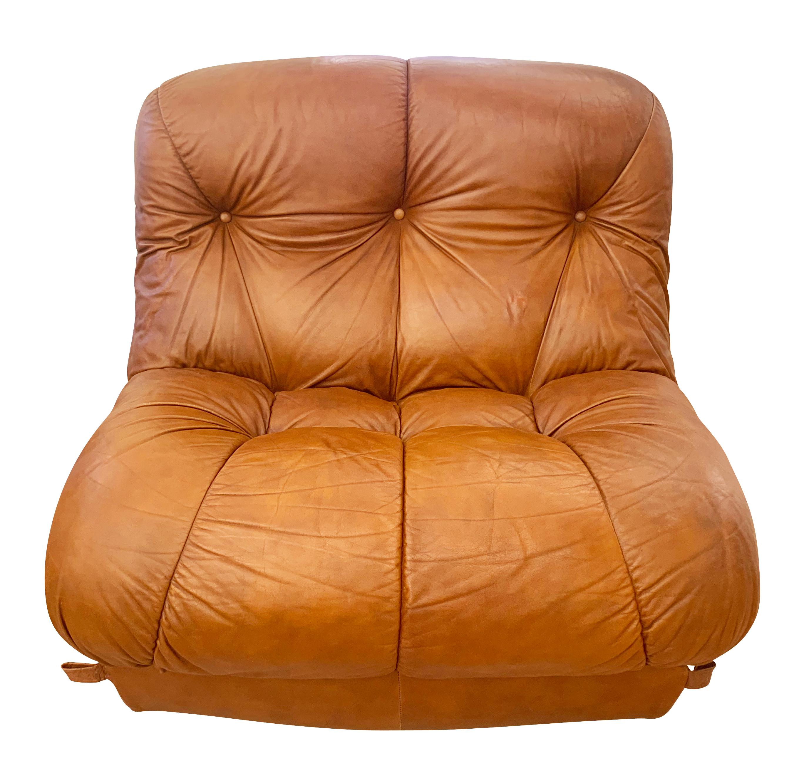 20th Century Pair of Italian Leather Lounge Chairs For Sale