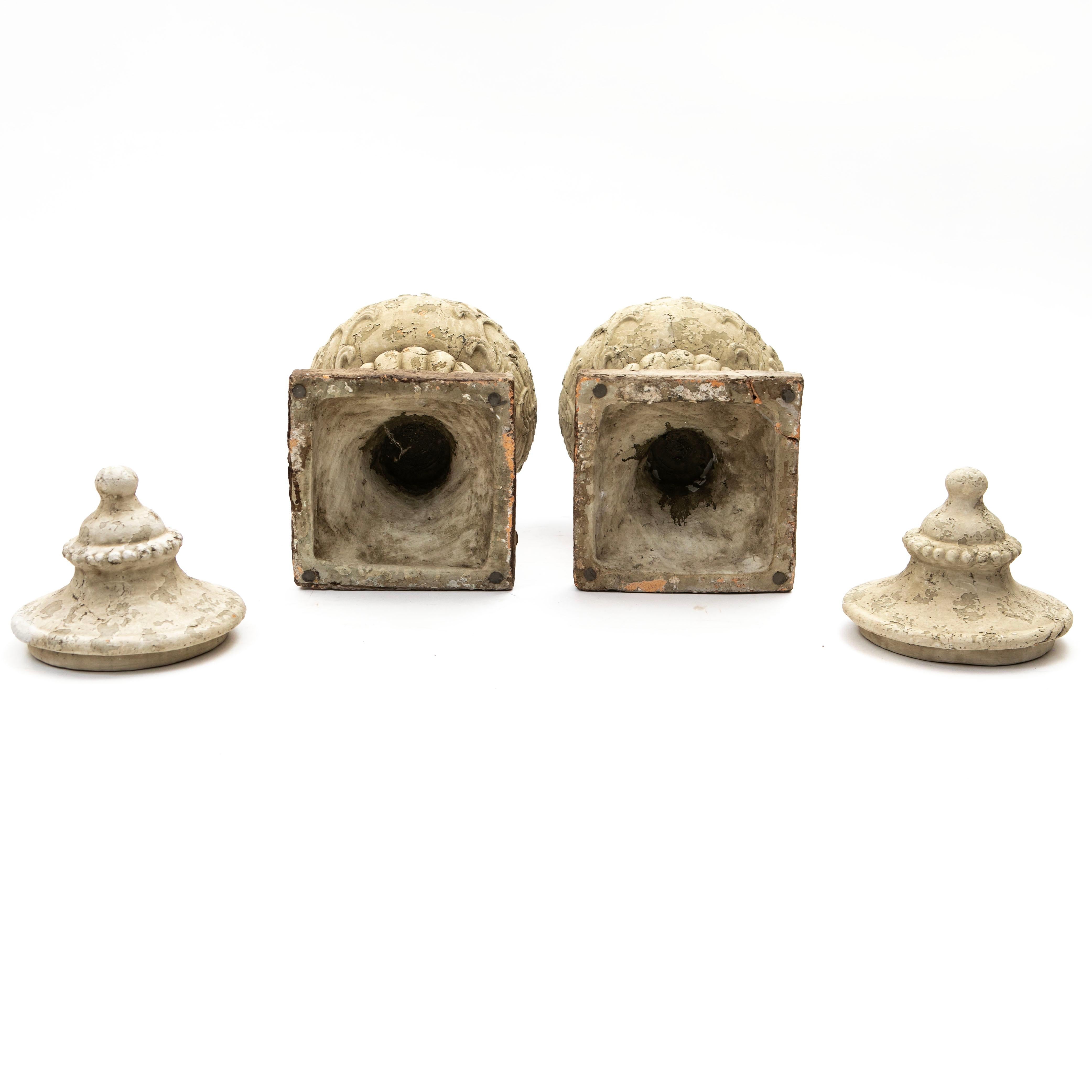 Terracotta Pair of Italian Lidded terracotta Urns For Sale
