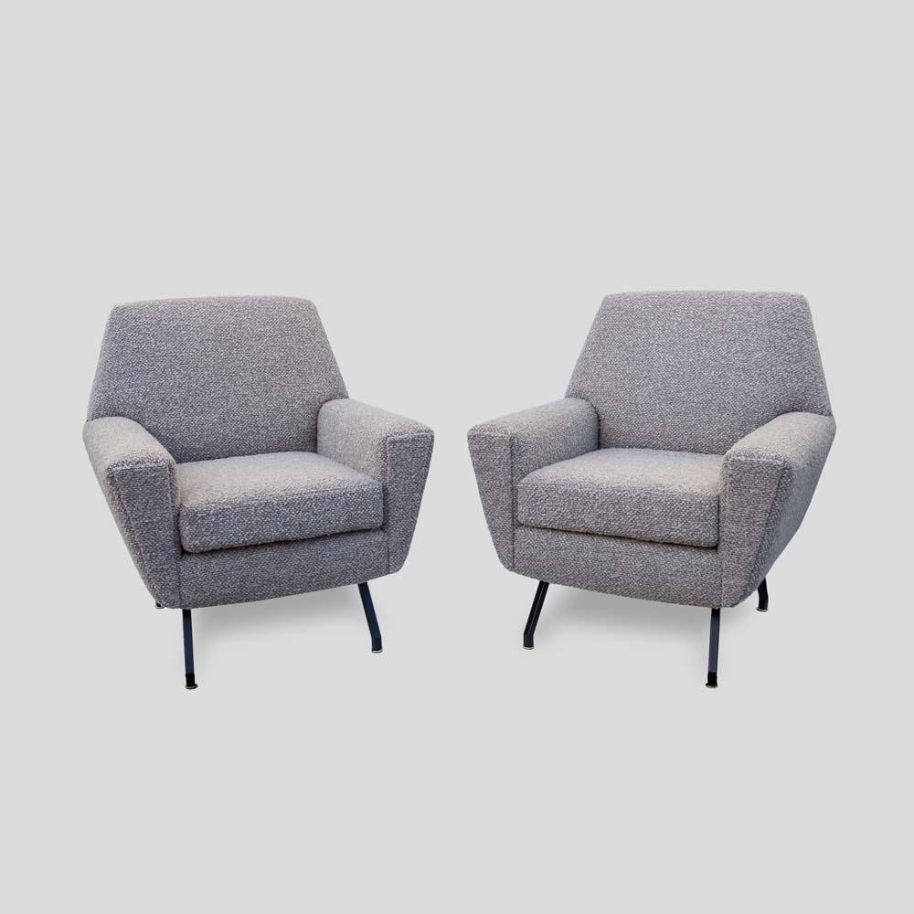 Paire de fauteuils italiens en tissu bouclette marron clair attribués à Lenzi Italie en vente 4