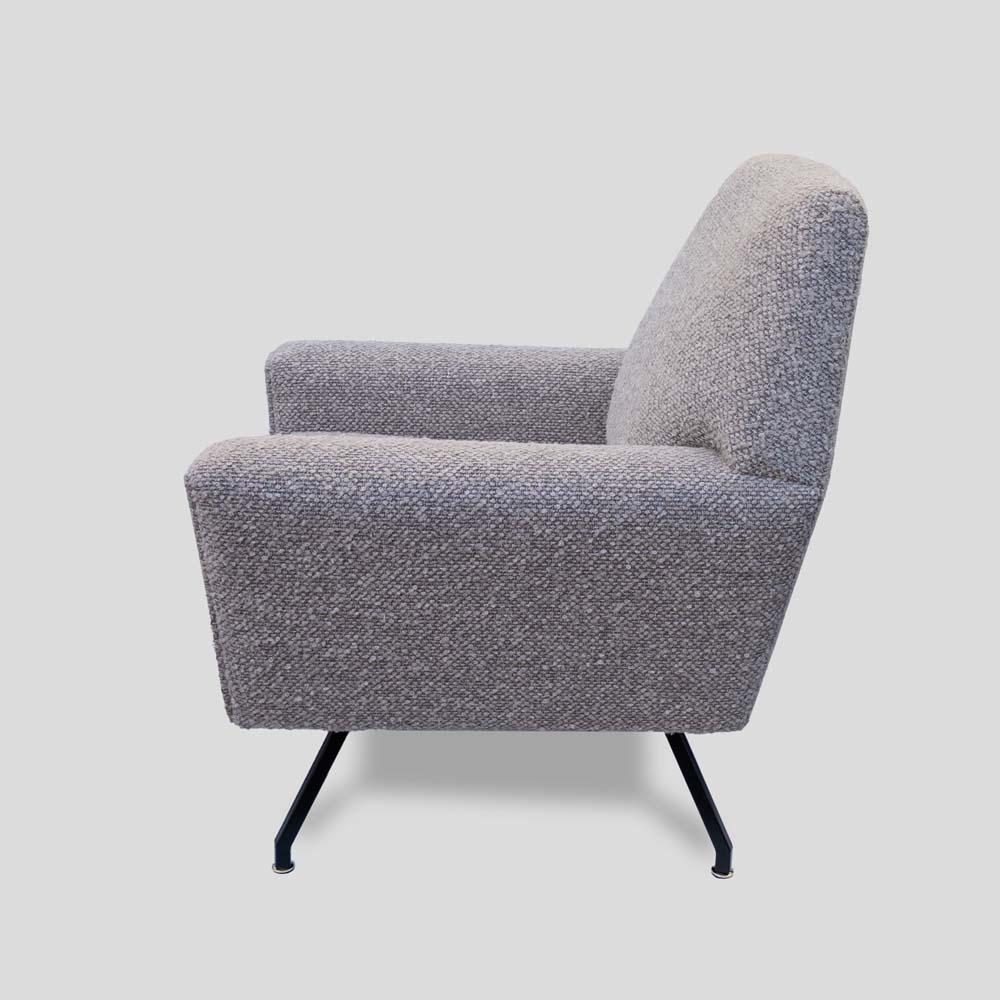 Paire de fauteuils italiens en tissu bouclette marron clair attribués à Lenzi Italie en vente 2