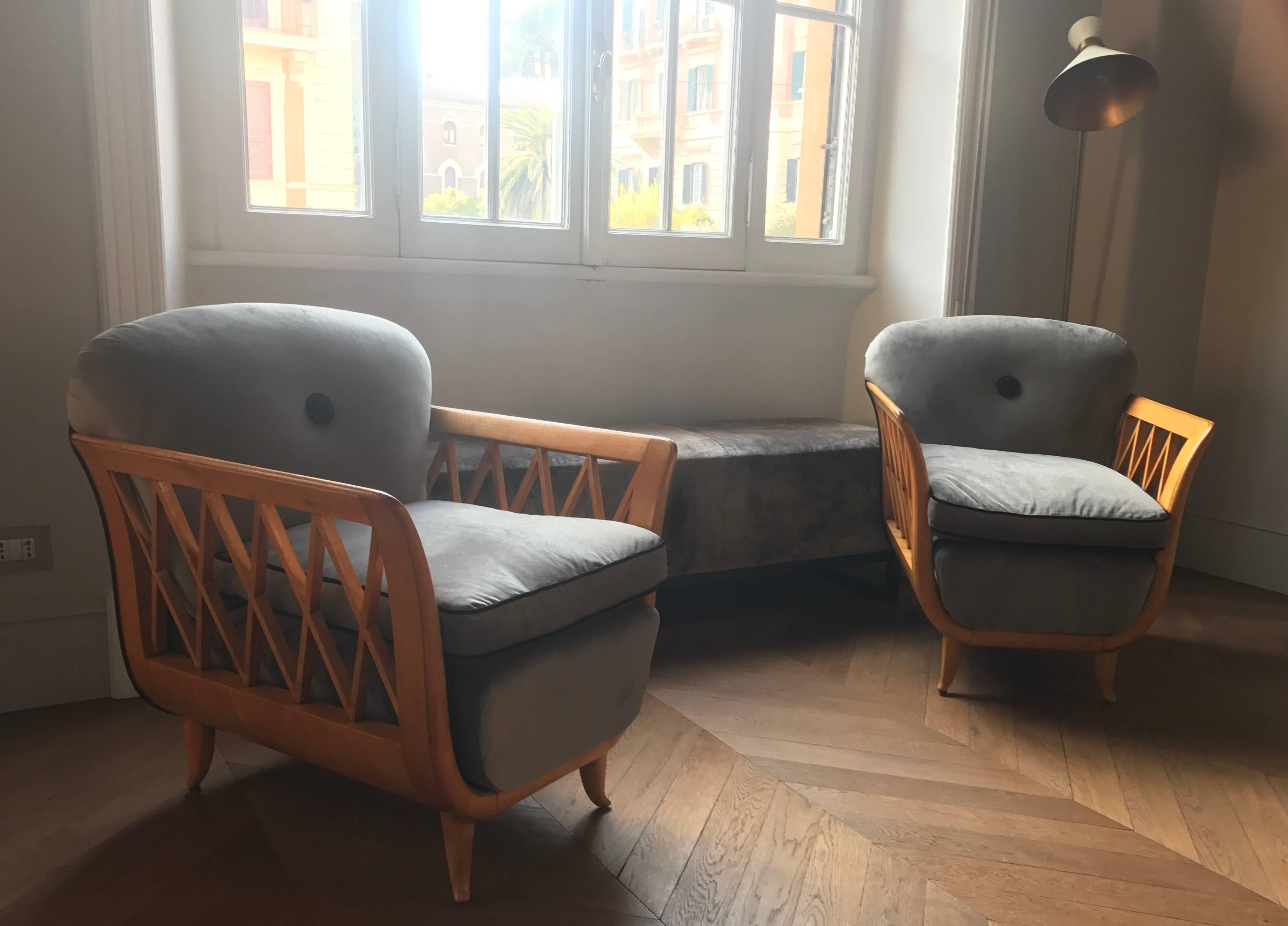 Pair of Italian Lotus Shape Lounge Chairs or Armchairs Paolo Buffa Design, 1940s 1