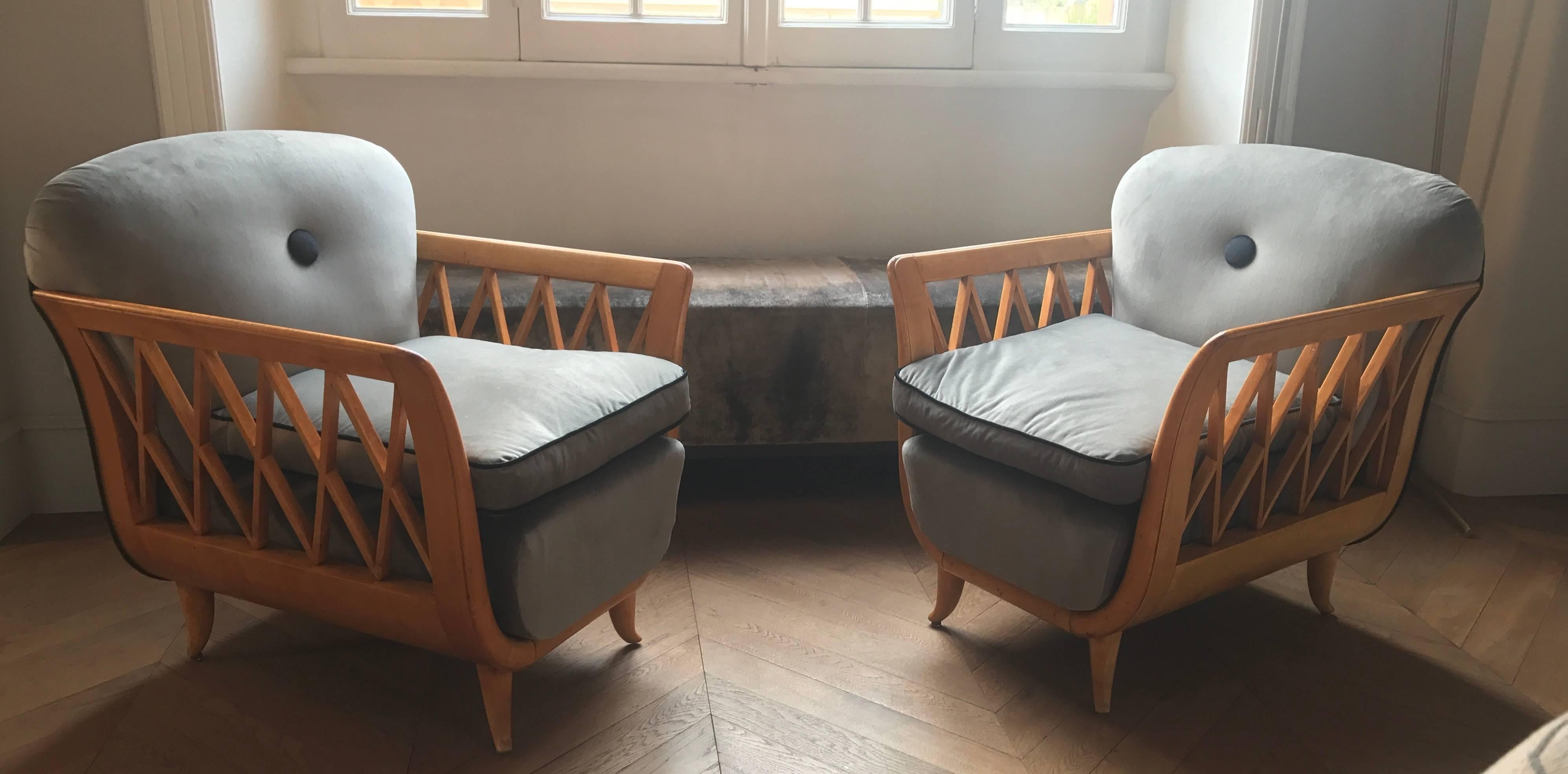 Pair of Italian Lotus Shape Lounge Chairs or Armchairs Paolo Buffa Design, 1940s 2