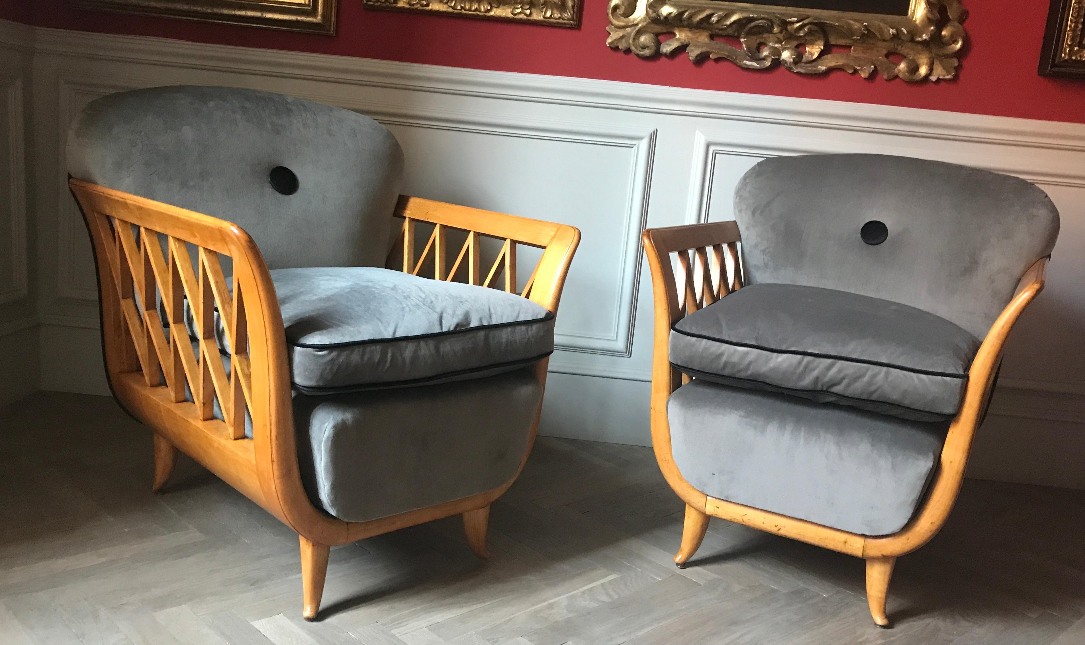 Pair of Italian Lotus Shape Lounge Chairs or Armchairs Paolo Buffa Design, 1940s 3