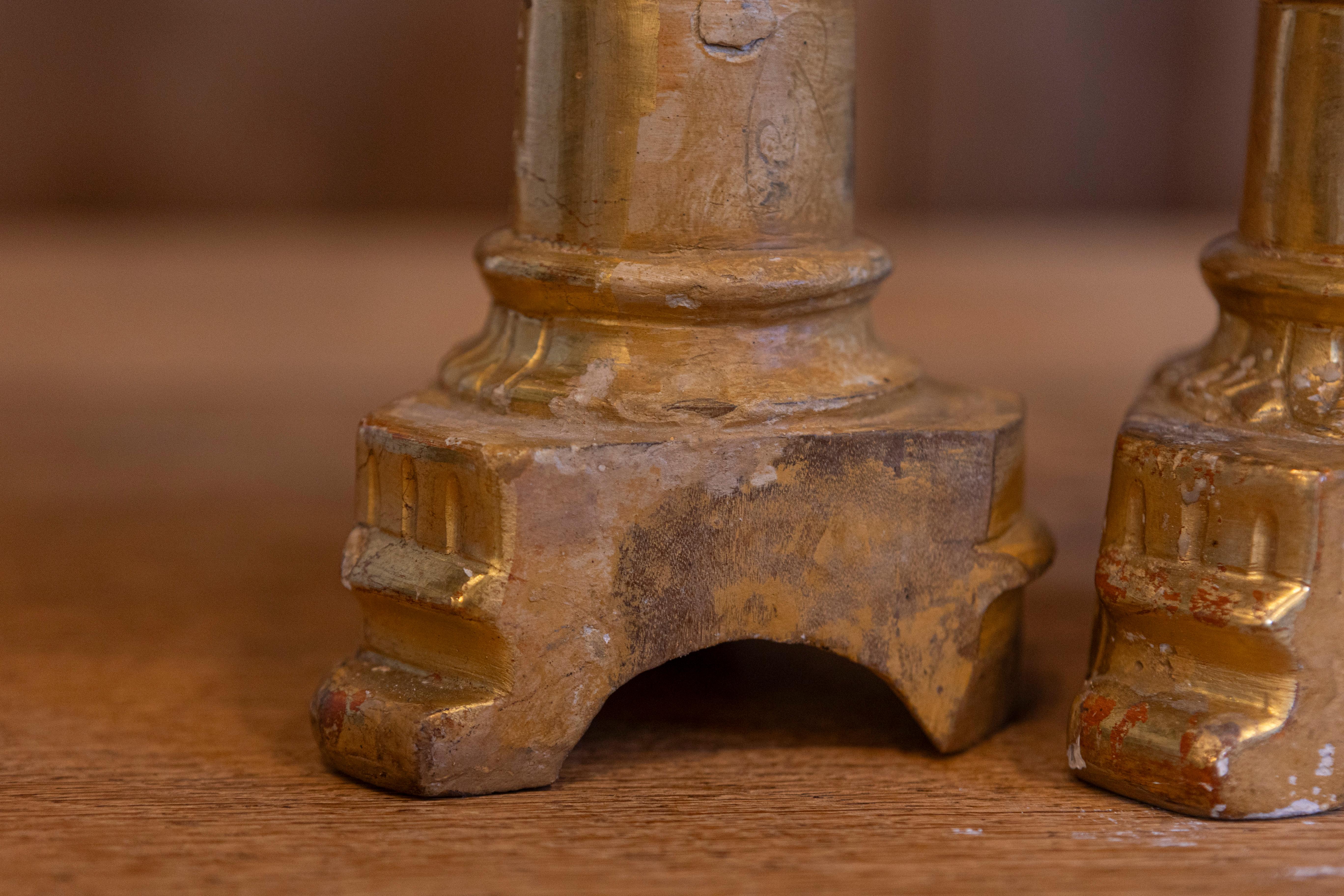 Pair of Italian Louis Philippe Mid 19th Century Carved Giltwood Candlesticks For Sale 5