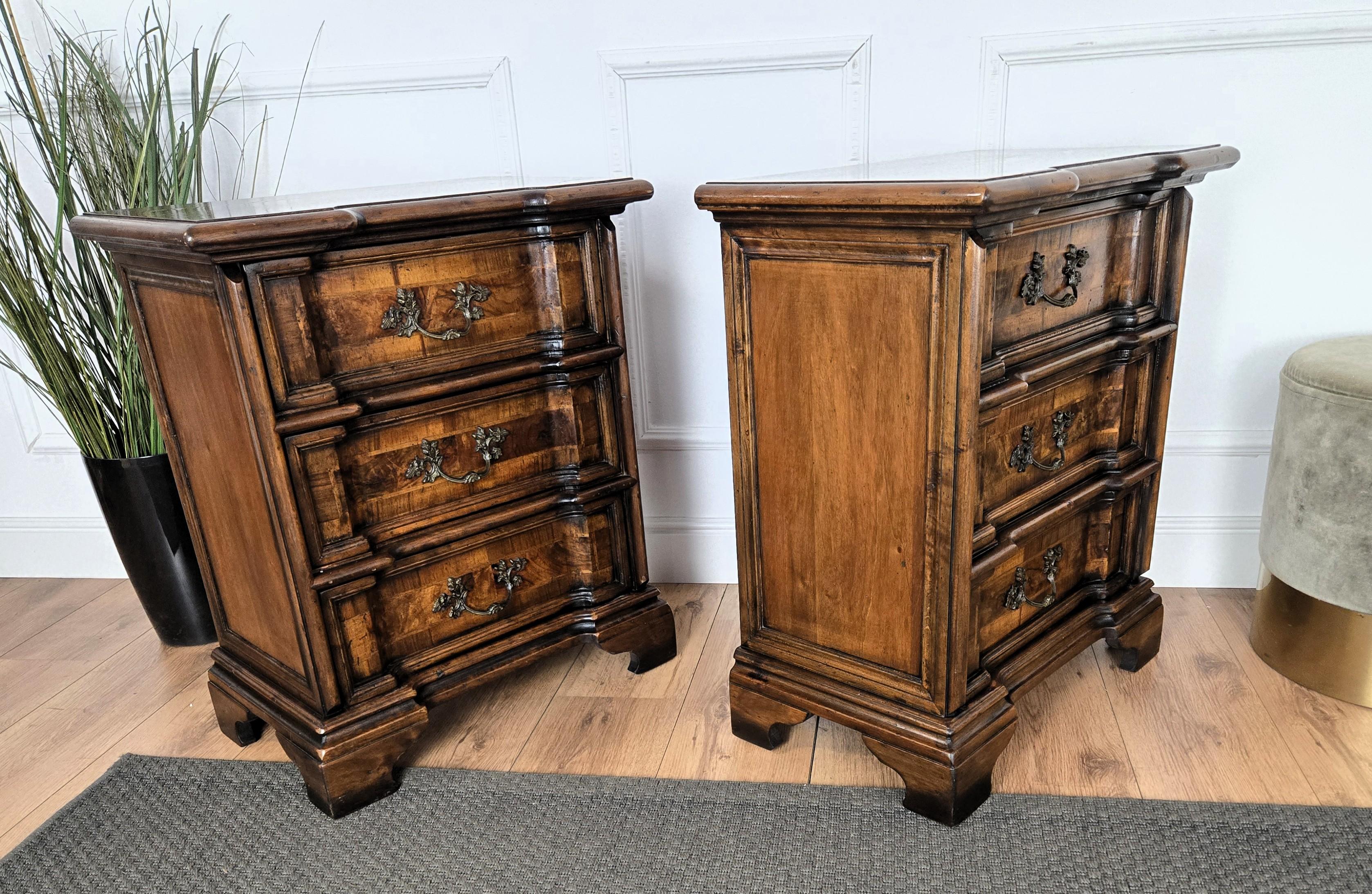 Pair of Italian Louis XIV Style Rustic Wood Night Stands Bed or Side Tables For Sale 2