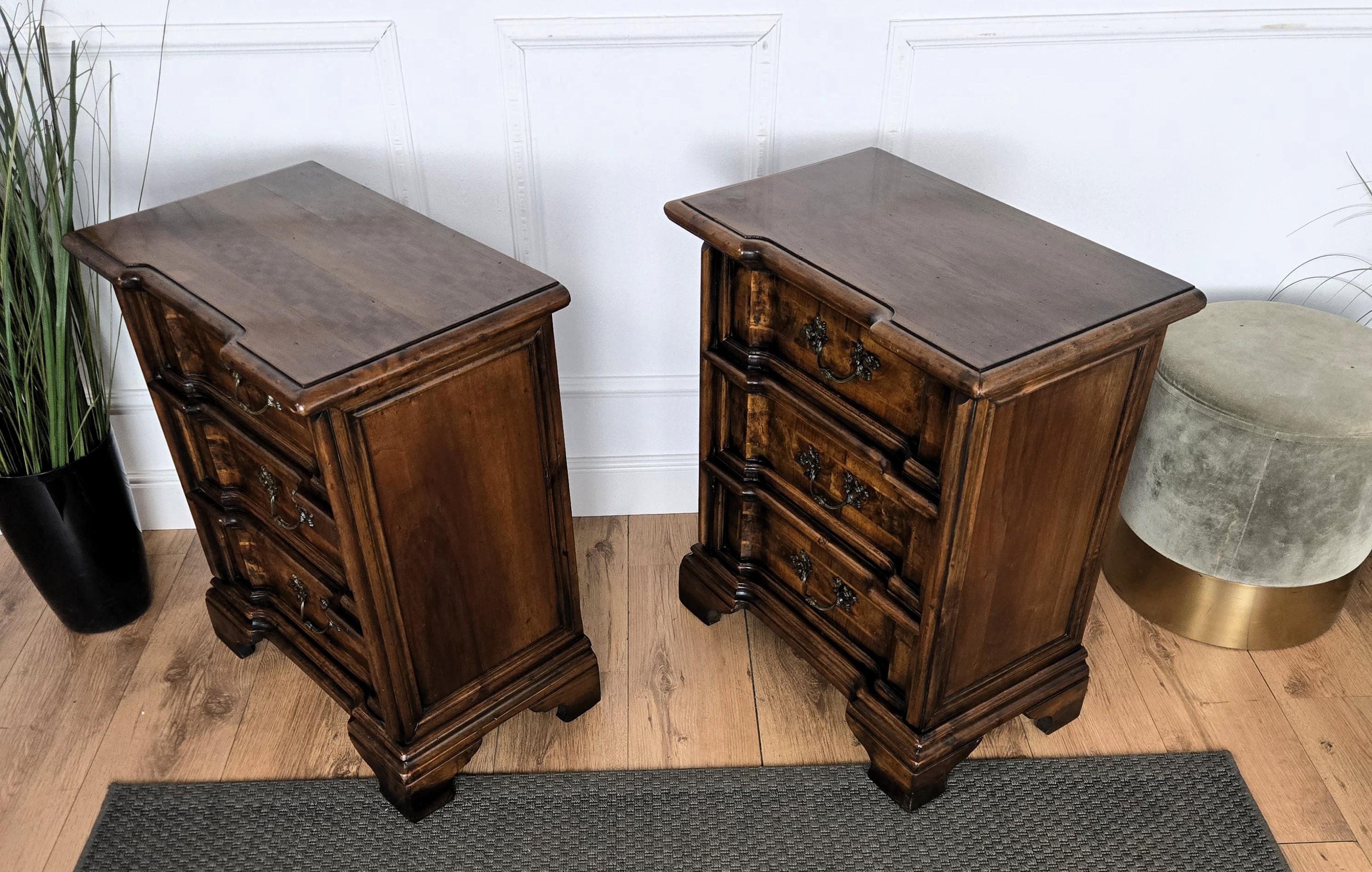 Pair of Italian Louis XIV Style Rustic Wood Night Stands Bed or Side Tables For Sale 3