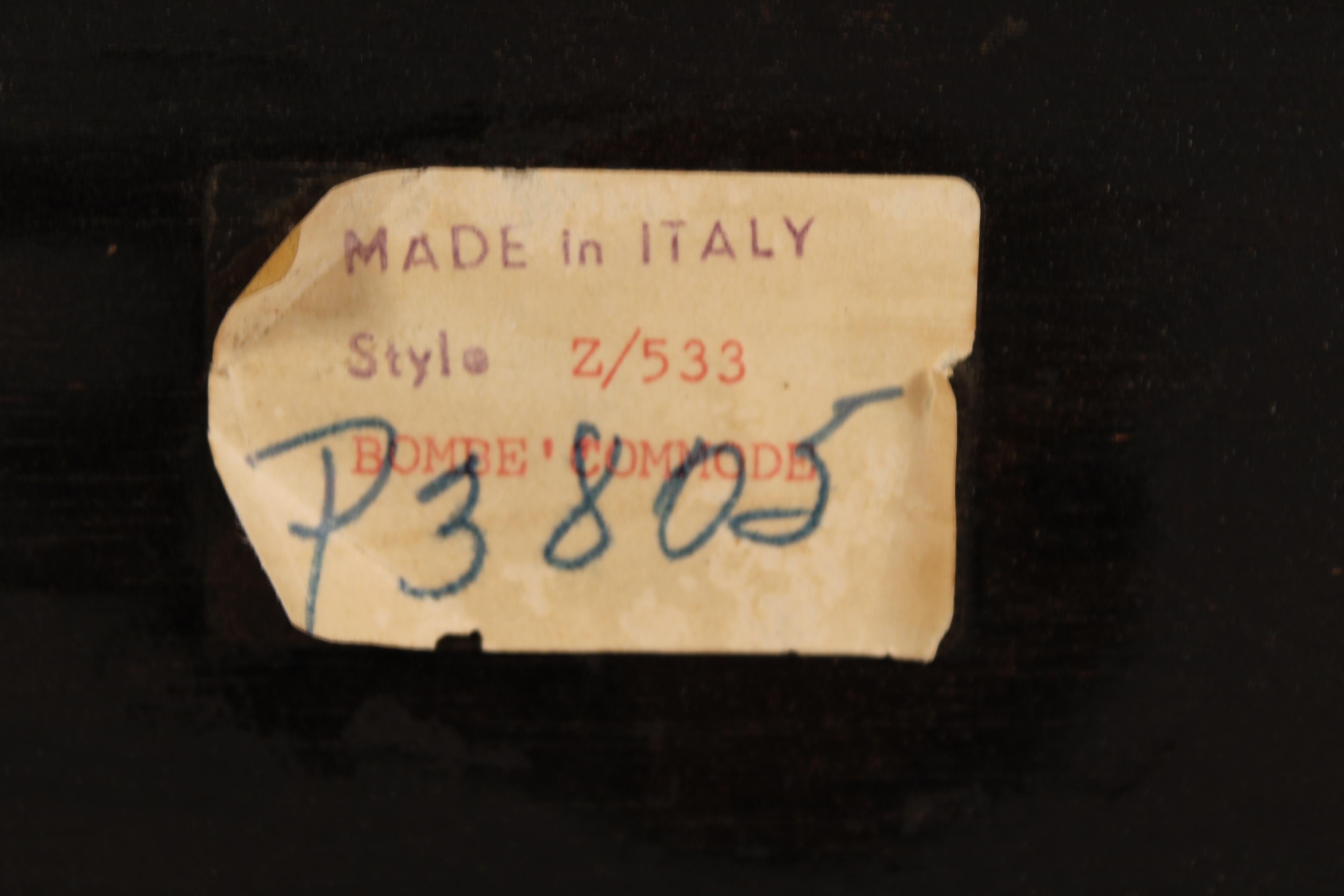 Coppia di Bombe Commodini italiane Luigi XV in vendita 7