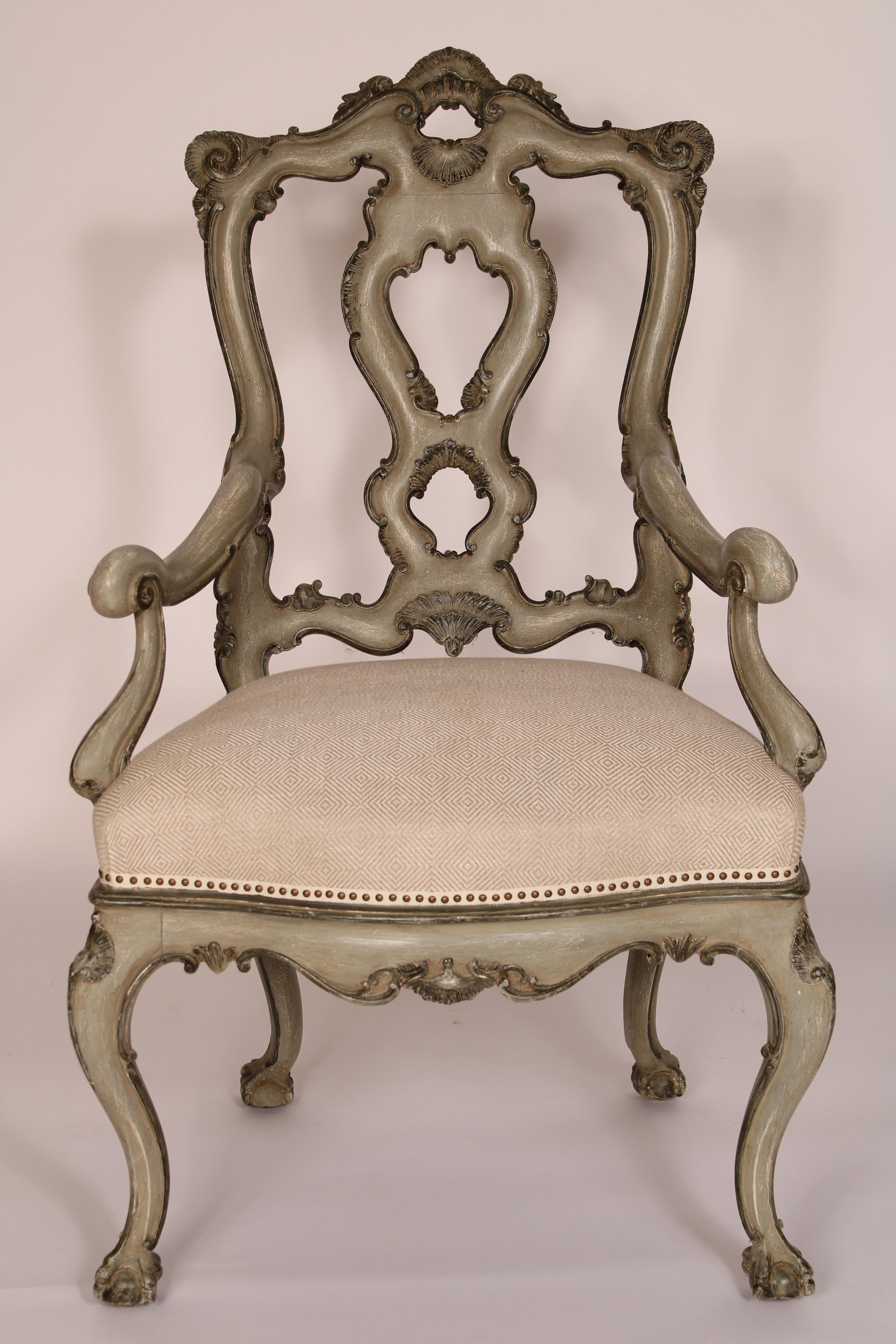 Pair of Italian Louis XV Style Grisaille Painted Armchairs Bon état - En vente à Laguna Beach, CA