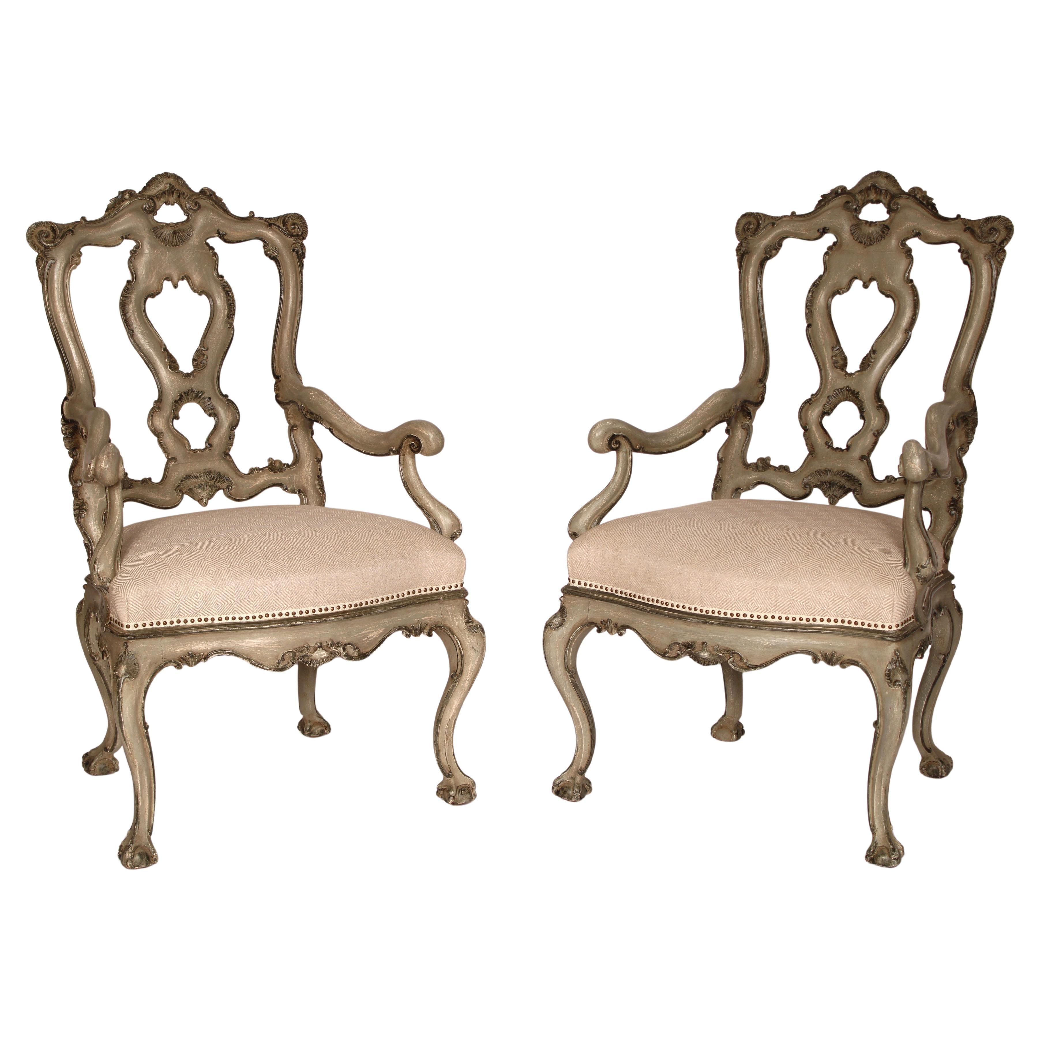 Pair of Italian Louis XV Style Grisaille Painted Armchairs en vente