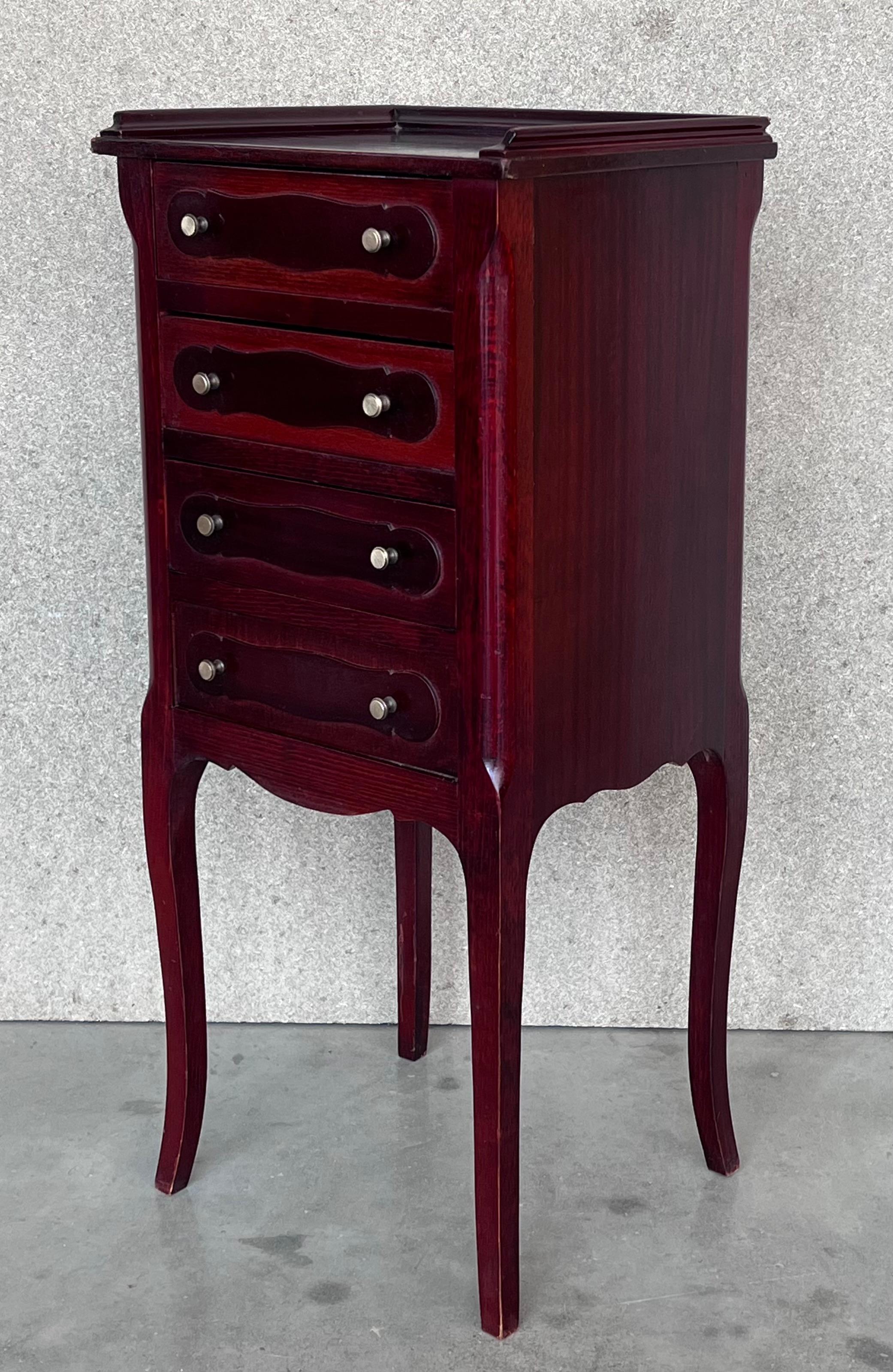 Pair of Italian Louis XV Style Mahogany Nightstand or End Side Tables For Sale 1