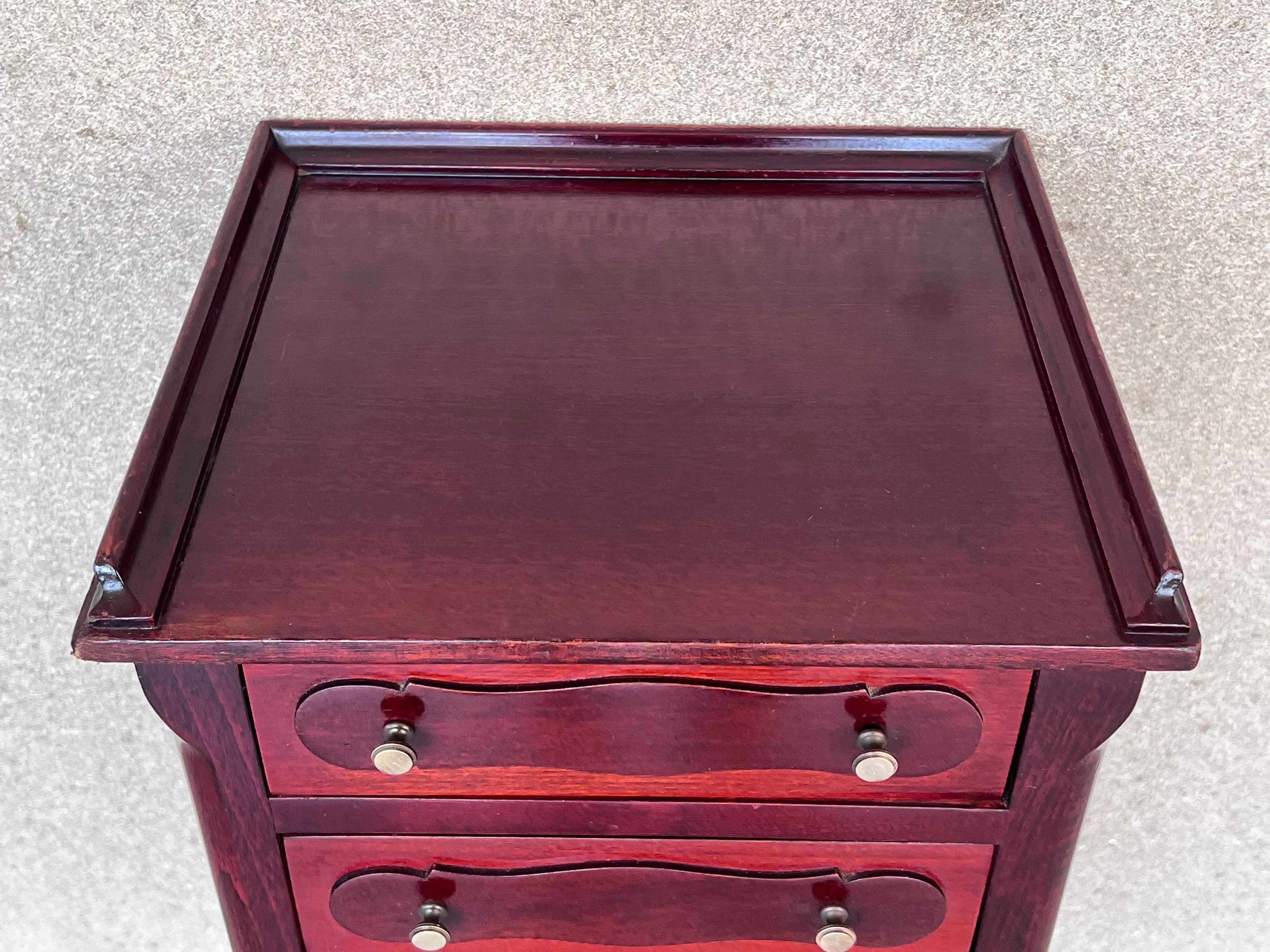 Pair of Italian Louis XV Style Mahogany Nightstand or End Side Tables For Sale 3
