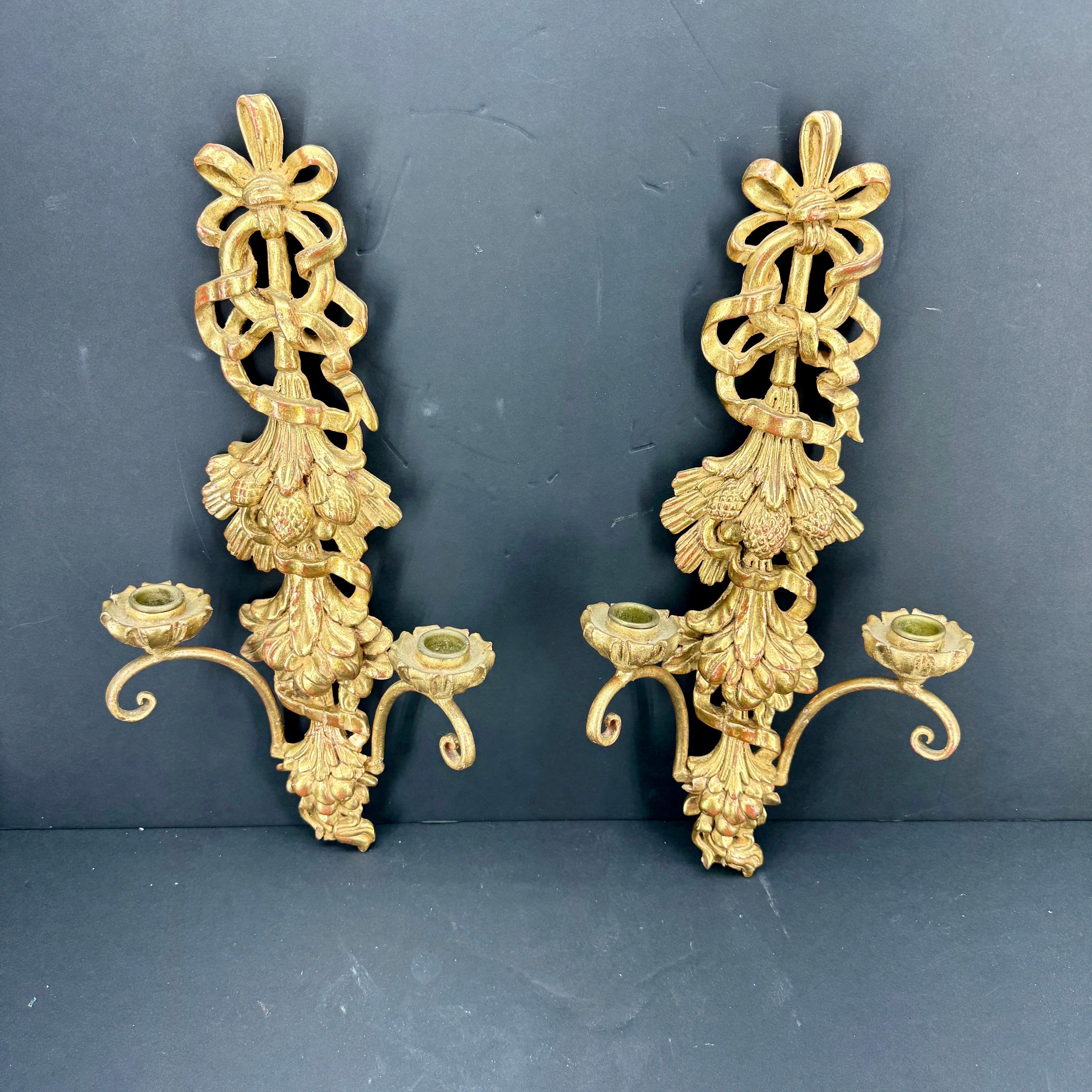 Pair of Italian Louis XVI Giltwood Wall Sconces Appliques In Good Condition For Sale In Haddonfield, NJ