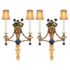 pareja de apliques italianos Luis XVI de madera patinada y tole dorado