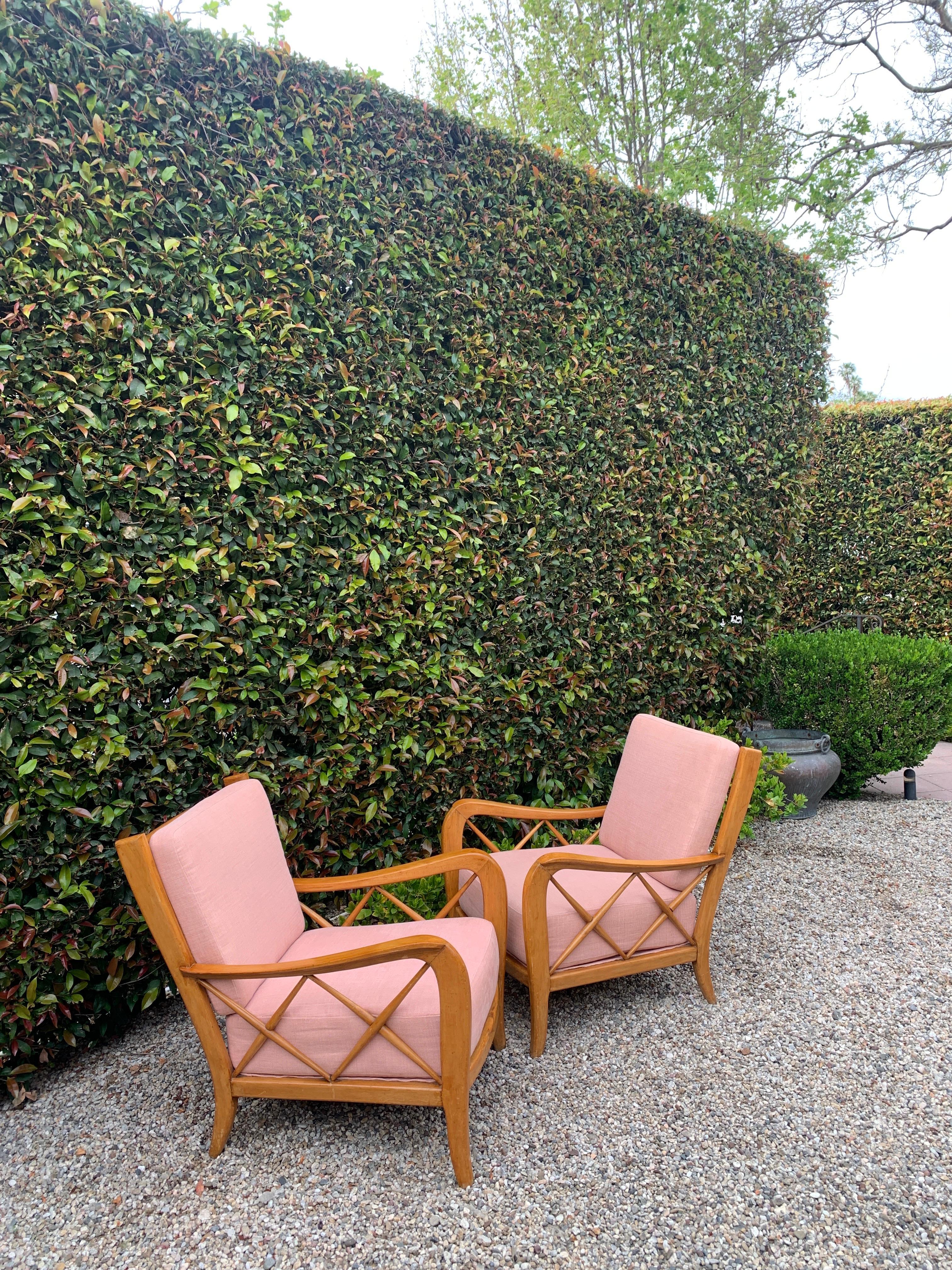 Mid-Century Modern Pair of Italian Lounge Chairs by Paolo Buffa