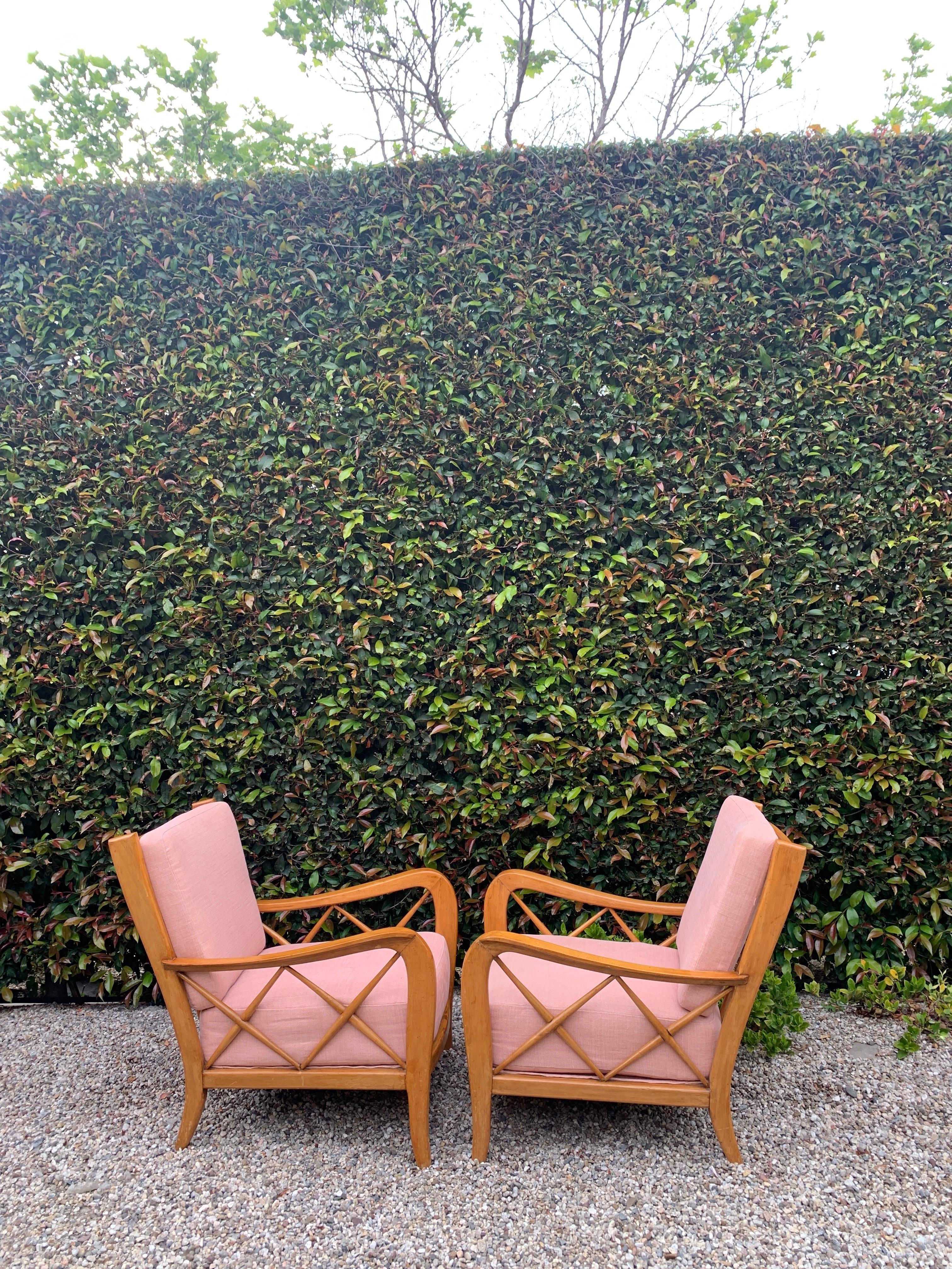 20th Century Pair of Italian Lounge Chairs by Paolo Buffa