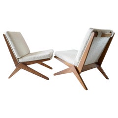 Pair of Italian Lounge Chairs in Beech Wood and White / Cream Boucle, 1960s