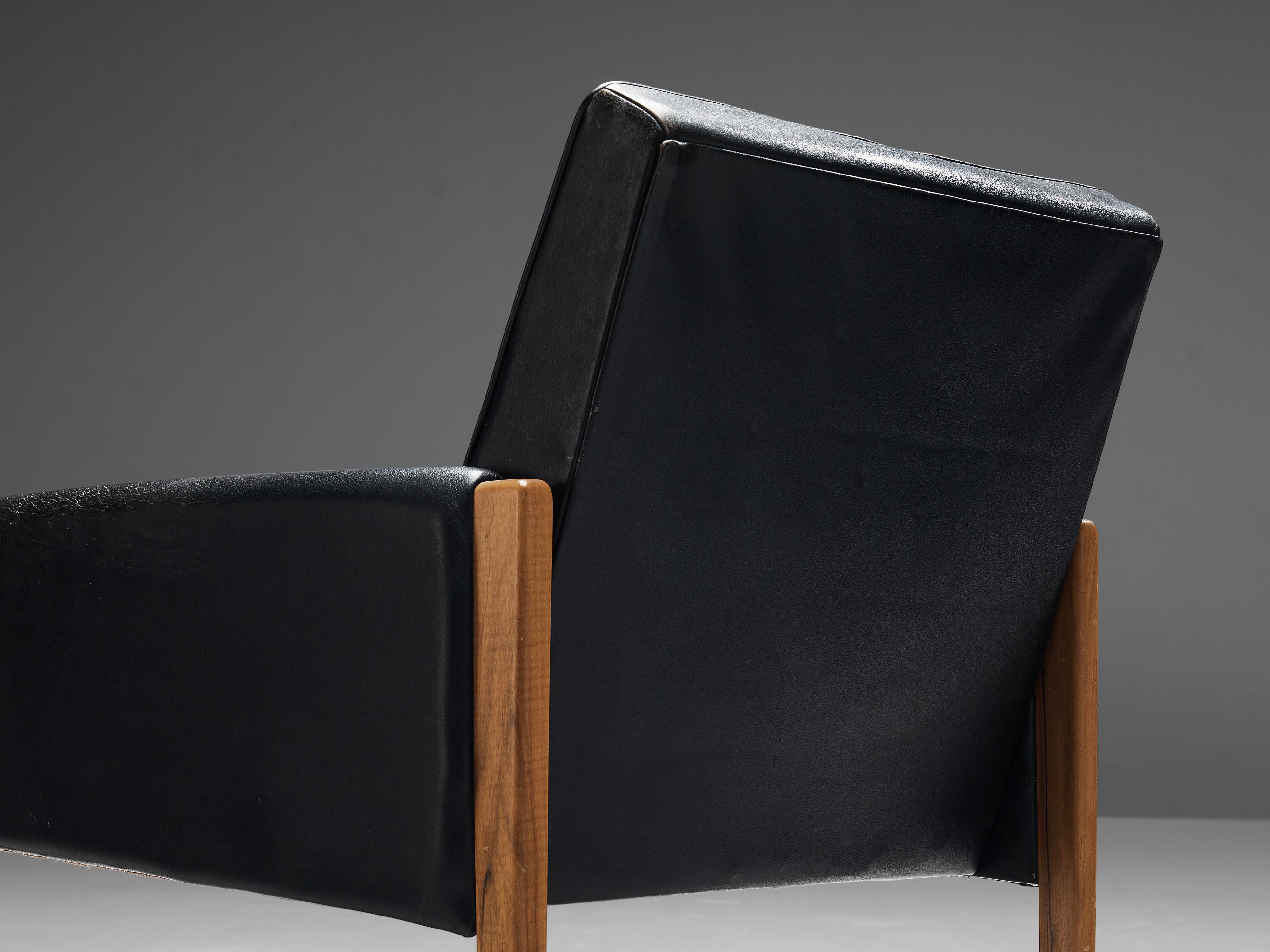 Pair of Italian Lounge Chairs in Black Leather and Stained Walnut For Sale 2