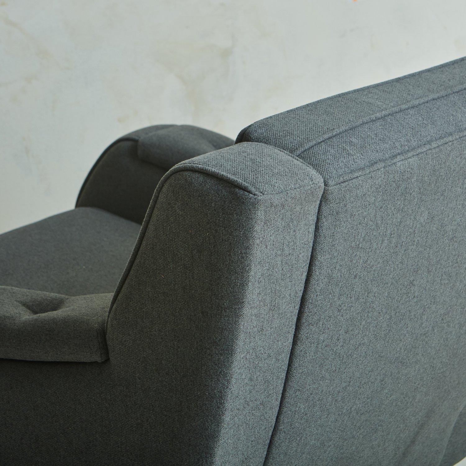 Pair of Italian Lounge Chairs in Gray Wool In the Style of Angelo Mangiarotti, 1 7