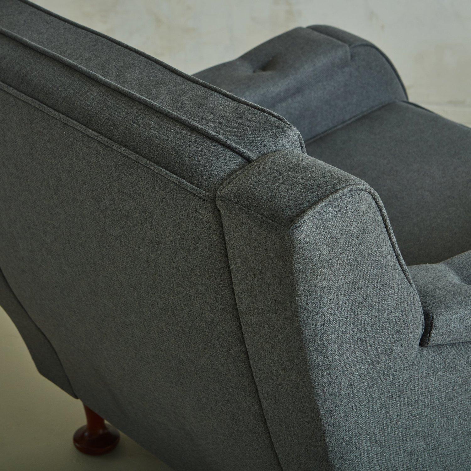 Pair of Italian Lounge Chairs in Gray Wool In the Style of Angelo Mangiarotti, 1 8