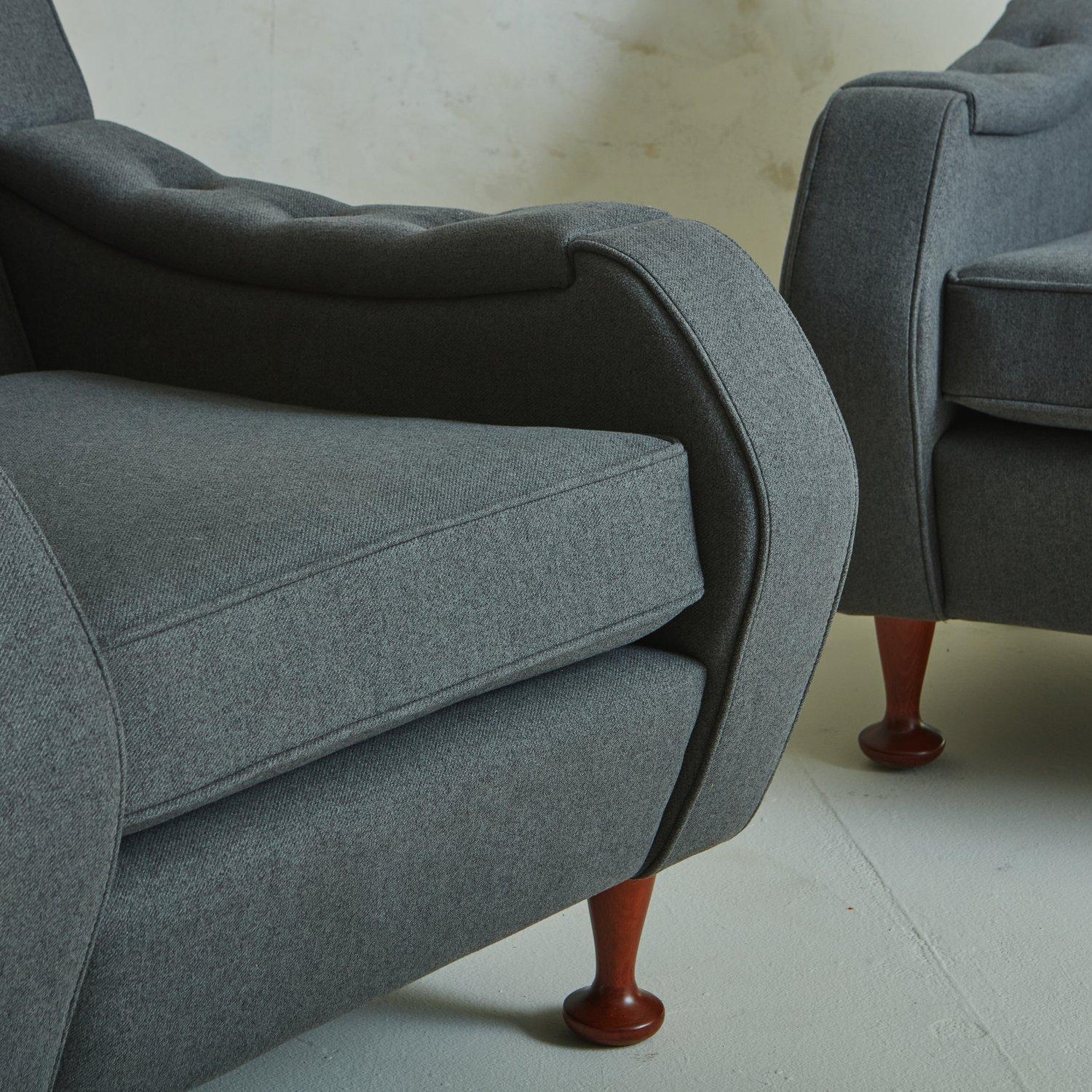 Pair of Italian Lounge Chairs in Gray Wool In the Style of Angelo Mangiarotti, 1 For Sale 3