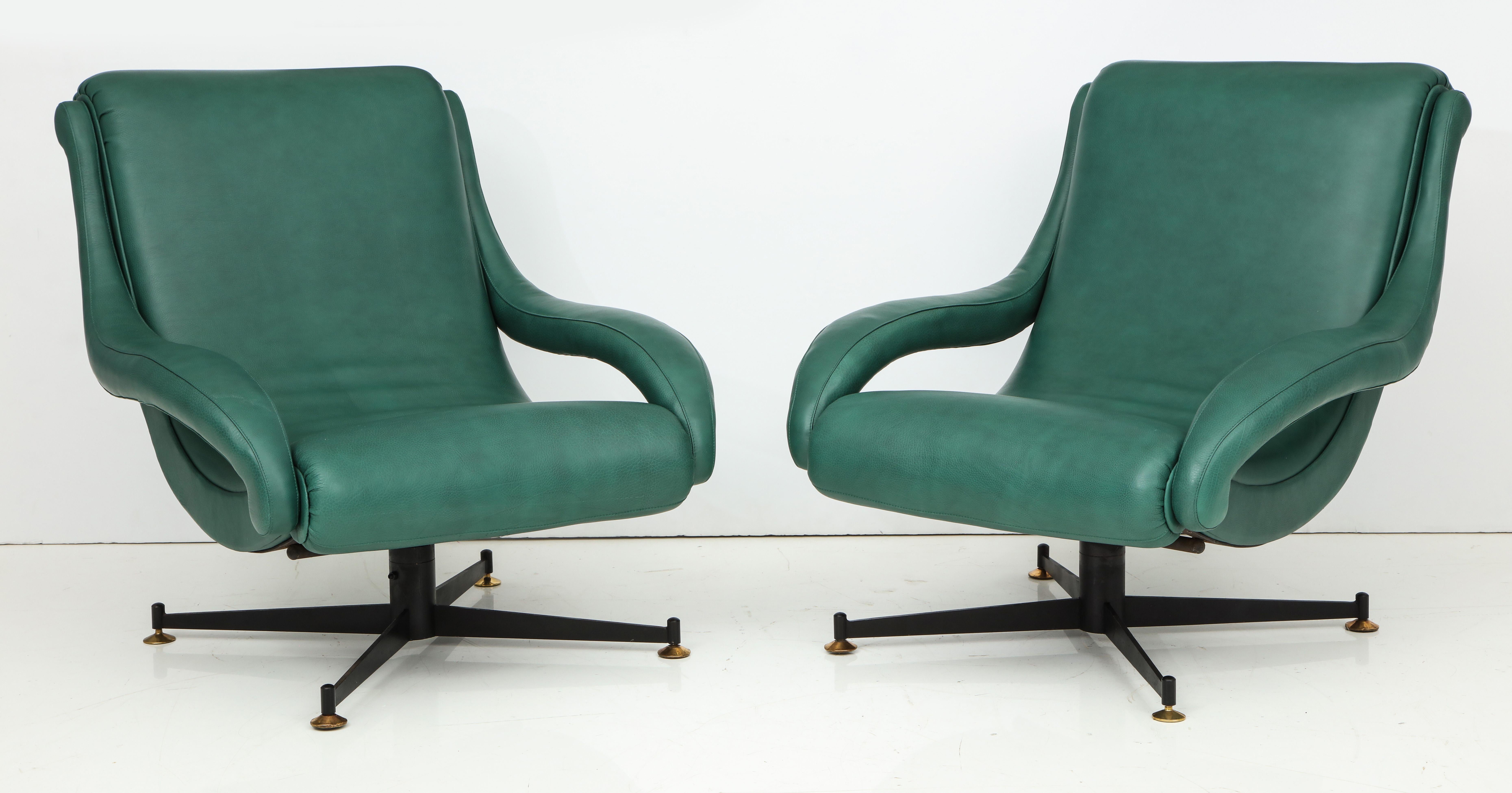 Pair of Lounge Chairs in Gucci Green Leather by Radice for Lenzi, c. 1950, Italy 1