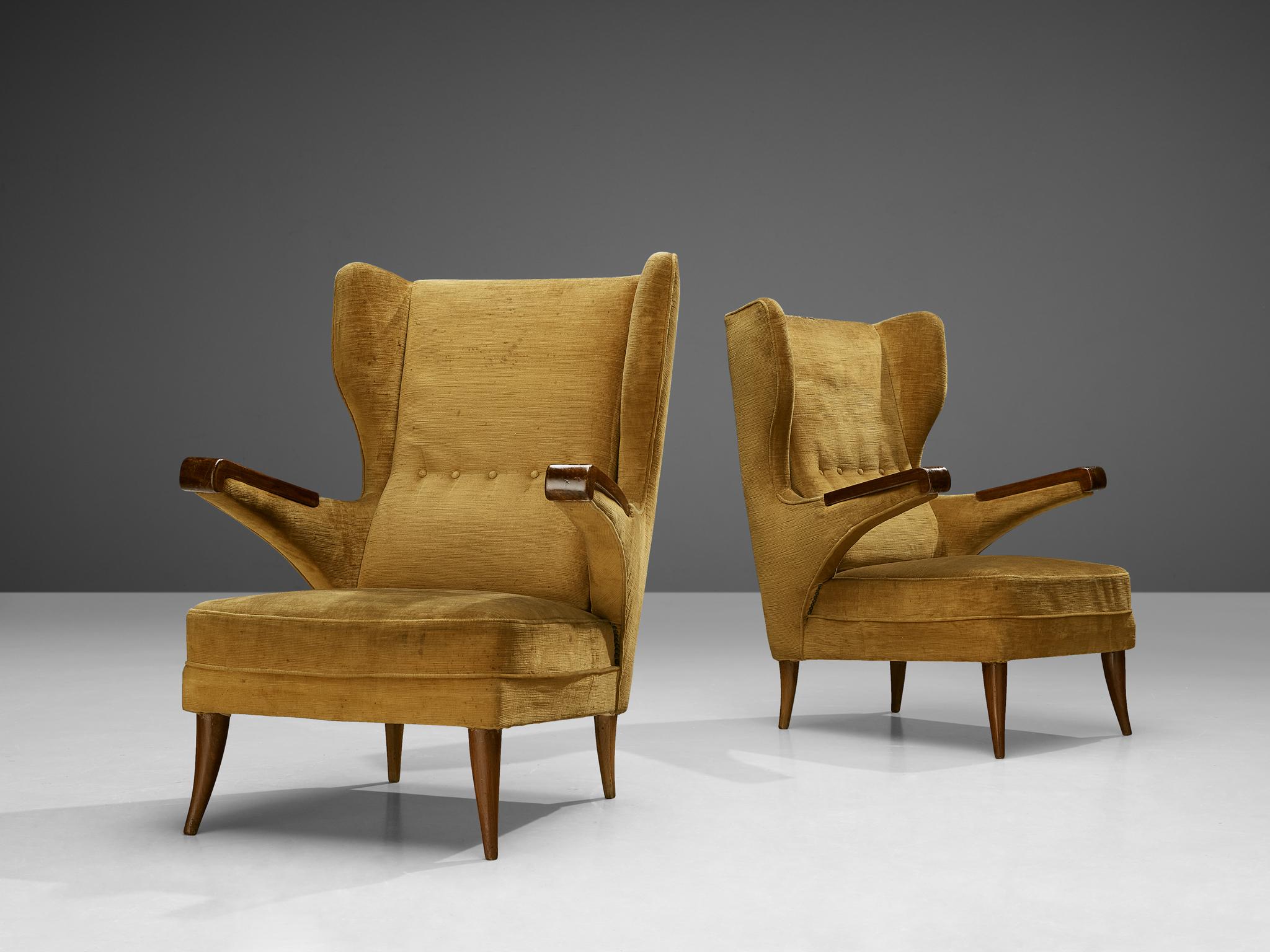 Pair of Italian Lounge Chairs in Ocher Yellow Velvet In Good Condition For Sale In Waalwijk, NL