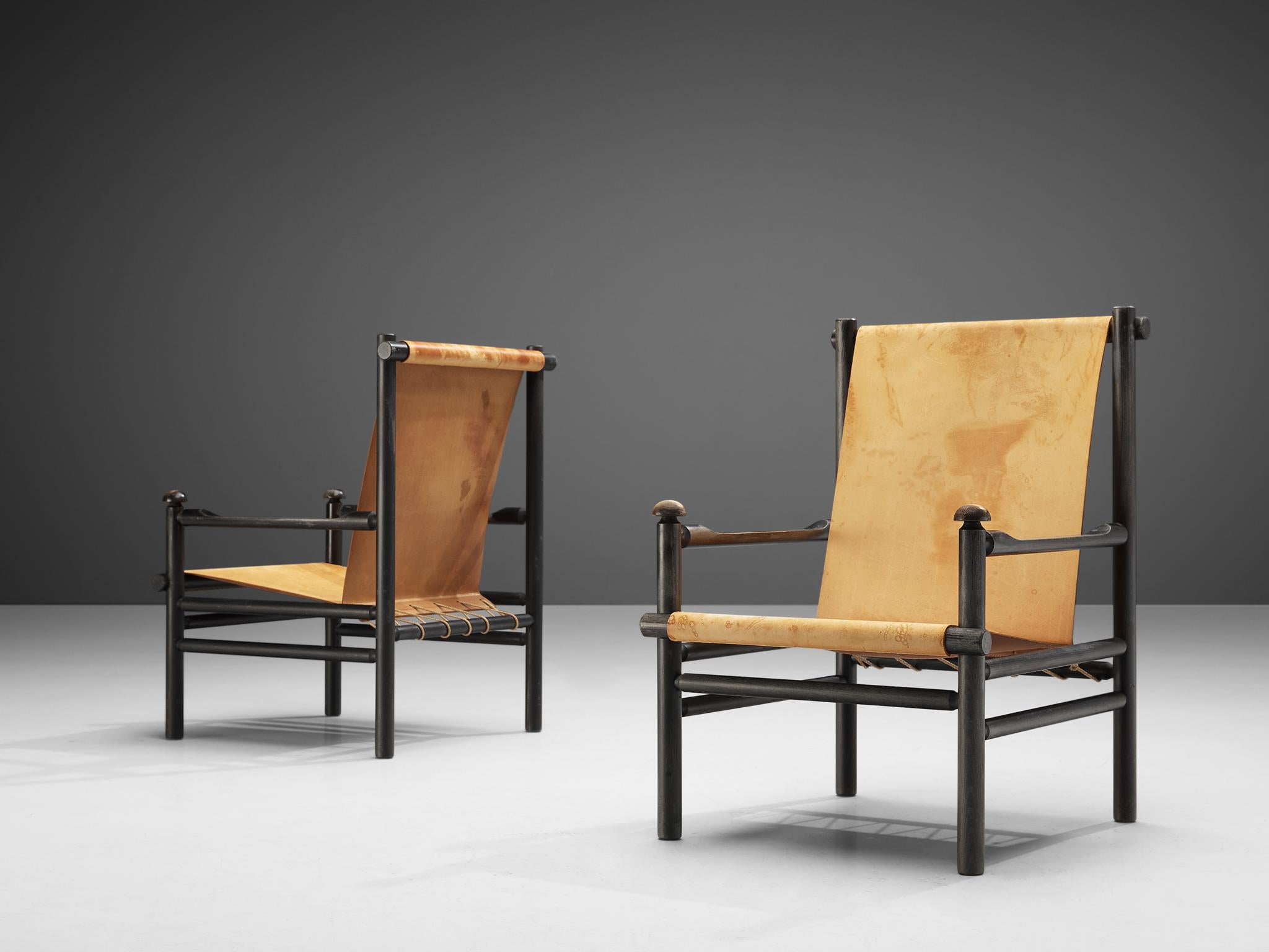 Italian Pair of Lounge Chairs in Patinated Leather 5