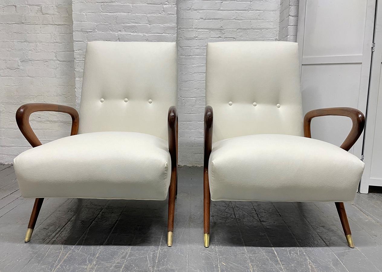 Mid-Century Modern 1960s Pair of Italian Lounge Chairs Style of Gio Ponti