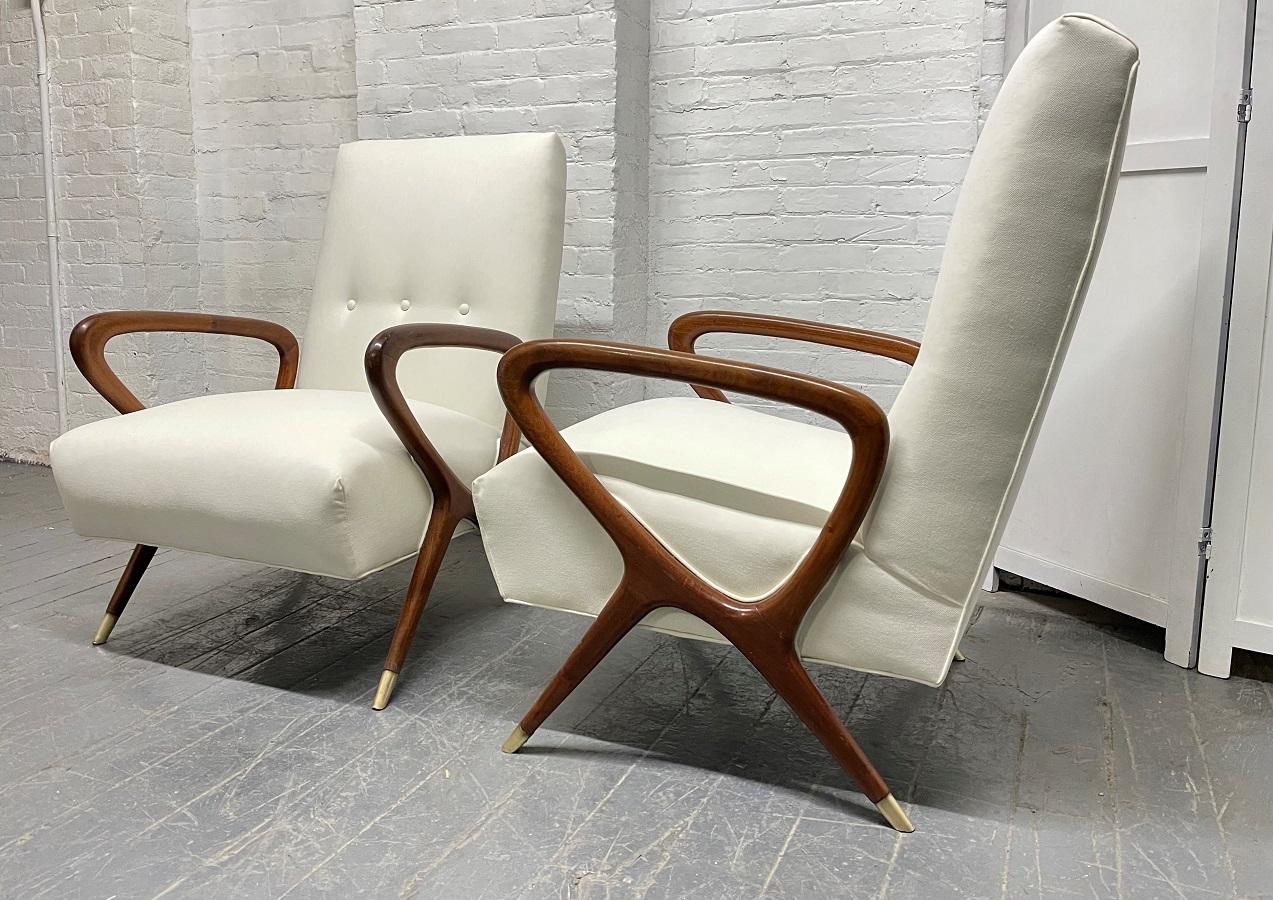 1960s Pair of Italian Lounge Chairs Style of Gio Ponti In Good Condition In New York, NY