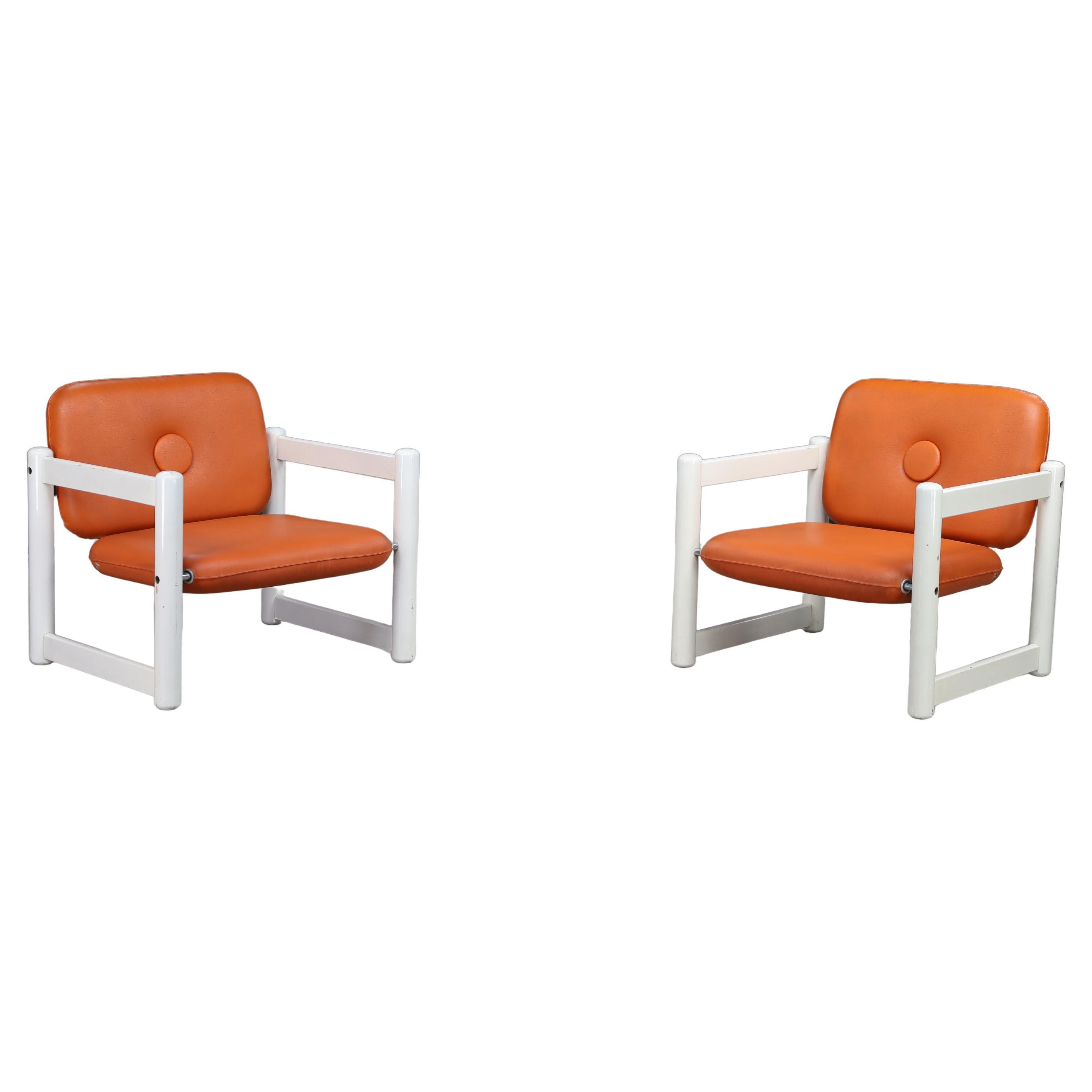 Pair of Italian Low Lounge Chairs in White Wood 
Cognac Skai, 1970s For Sale