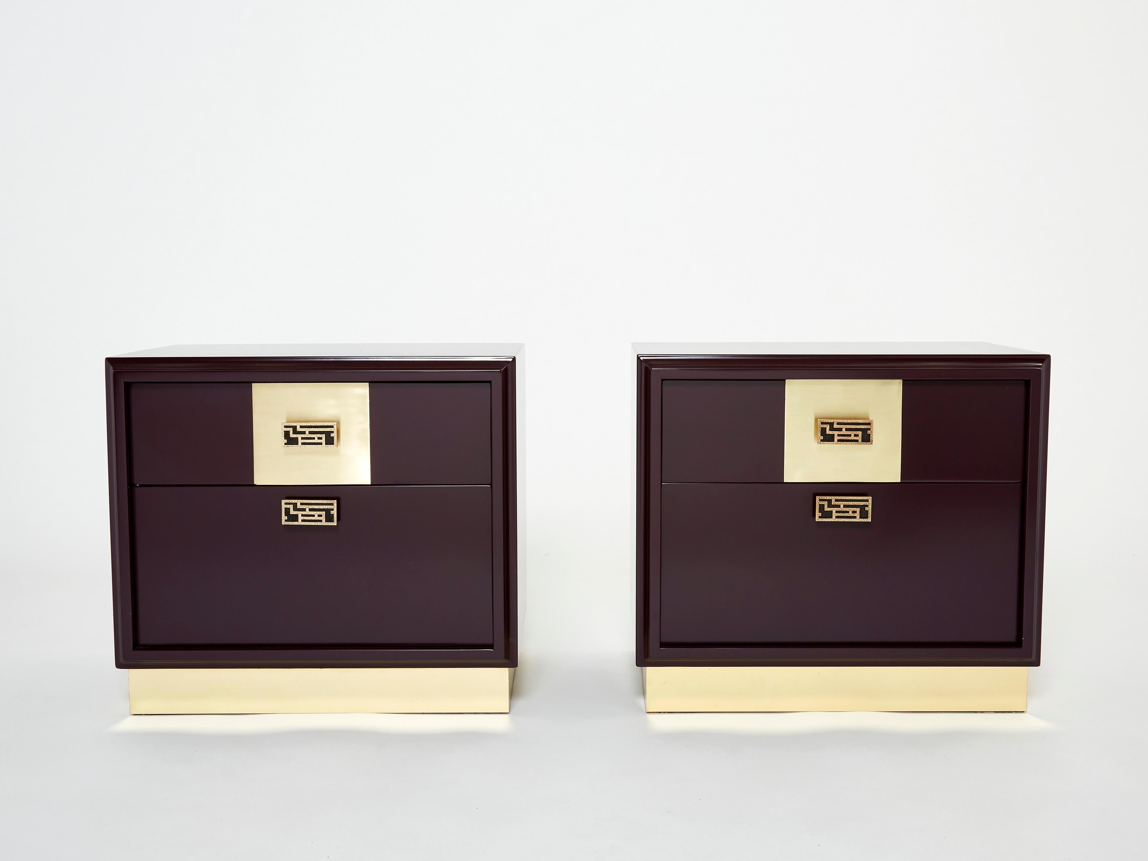 Pair of Italian Luciano Frigerio Plum Lacquered Brass Nightstands Tables, 1970s In Good Condition For Sale In Paris, IDF