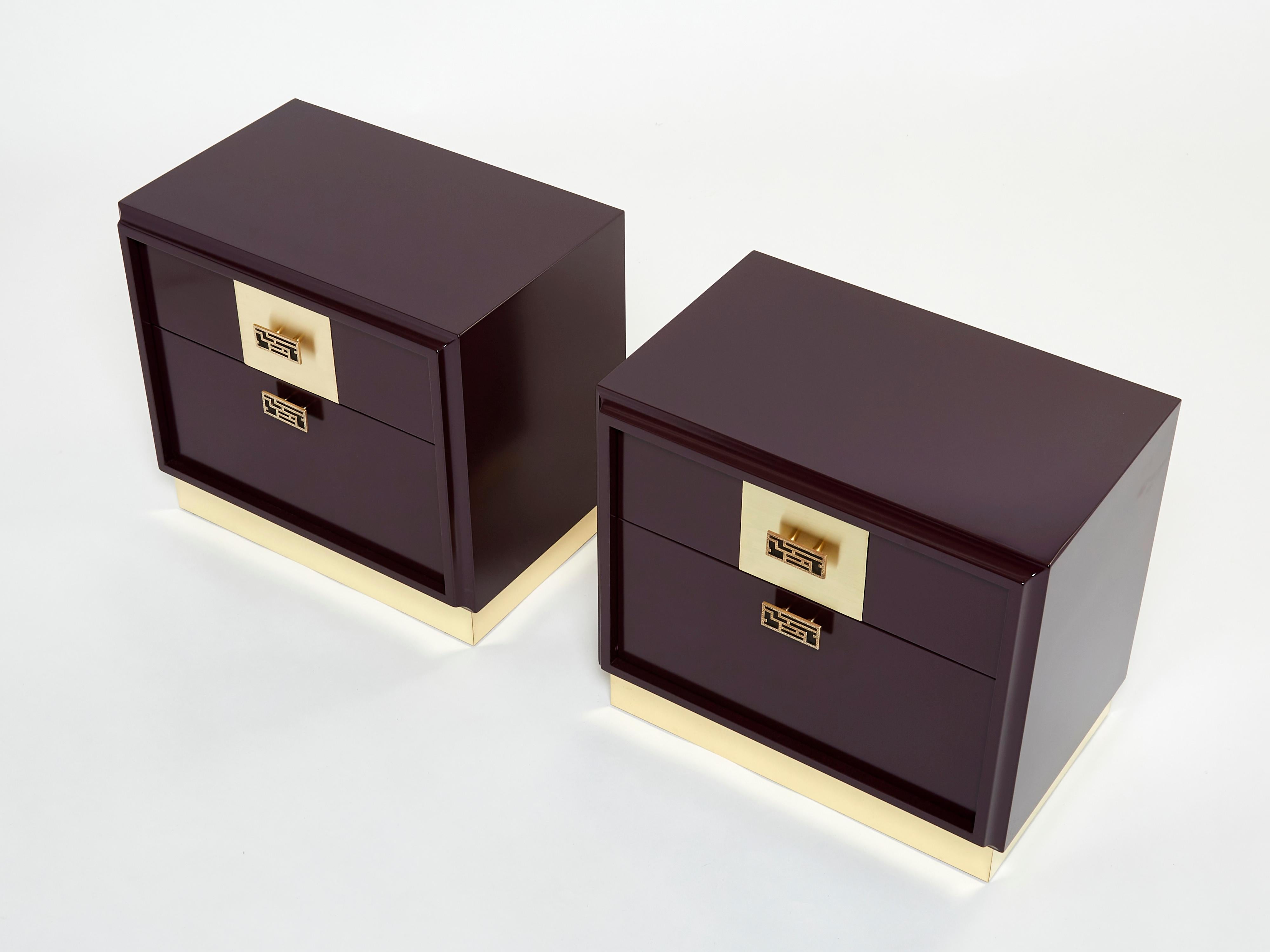 Pair of Italian Luciano Frigerio Plum Lacquered Brass Nightstands Tables, 1970s For Sale 1