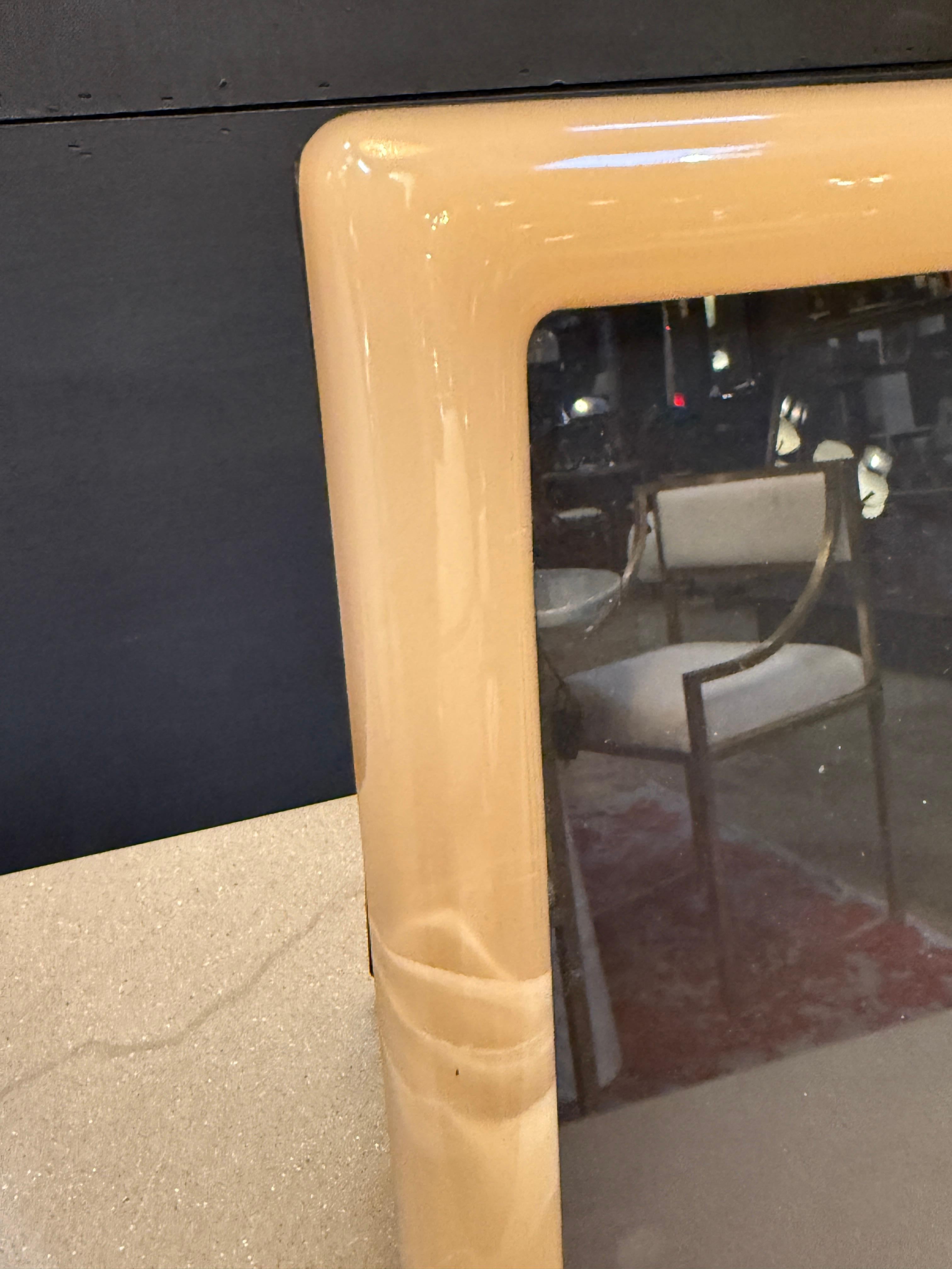 Pair of Italian Lucite photo frames In Good Condition For Sale In Los Angeles, CA