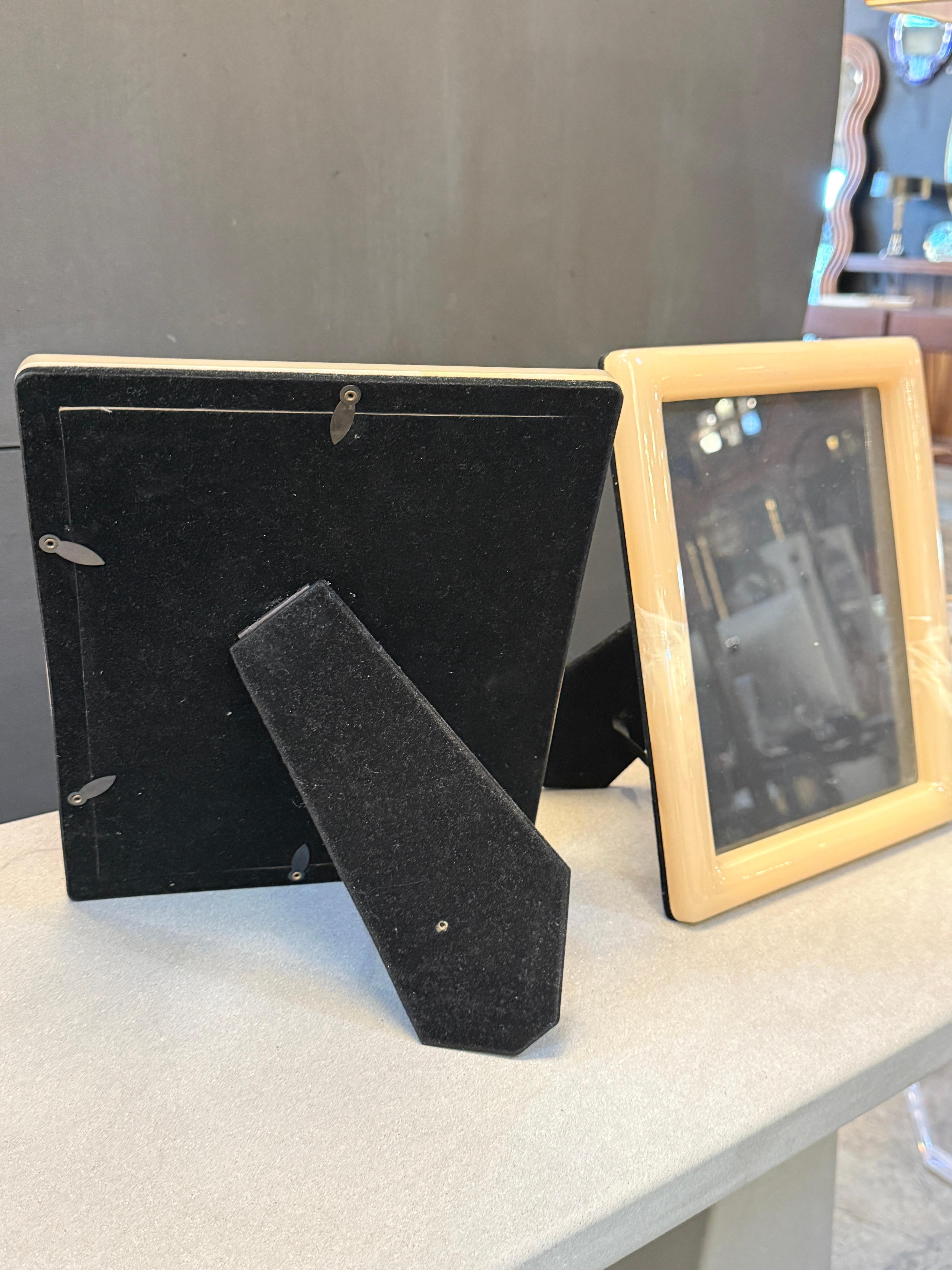 Late 20th Century Pair of Italian Lucite photo frames For Sale