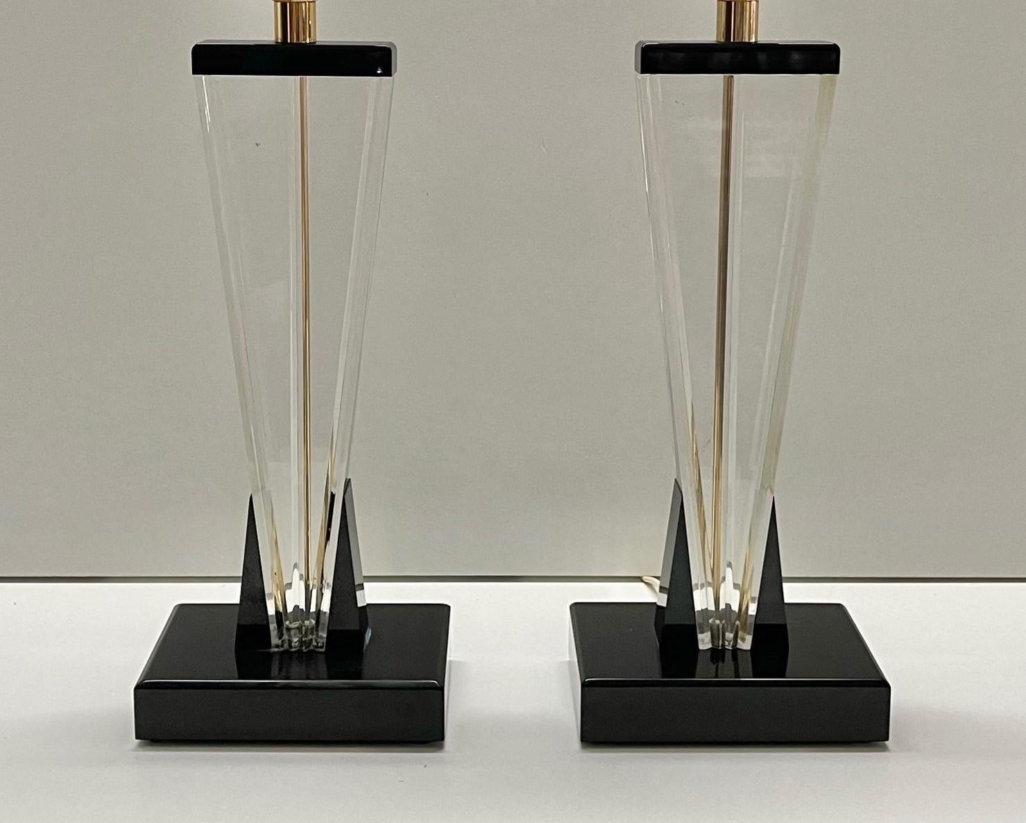Regency Pair of Italian Lucite Table Lamps, 1960s For Sale