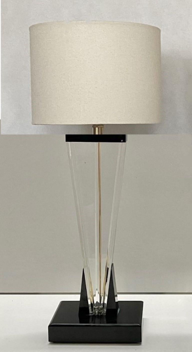 Pair of Italian Lucite Table Lamps, 1960s For Sale 1