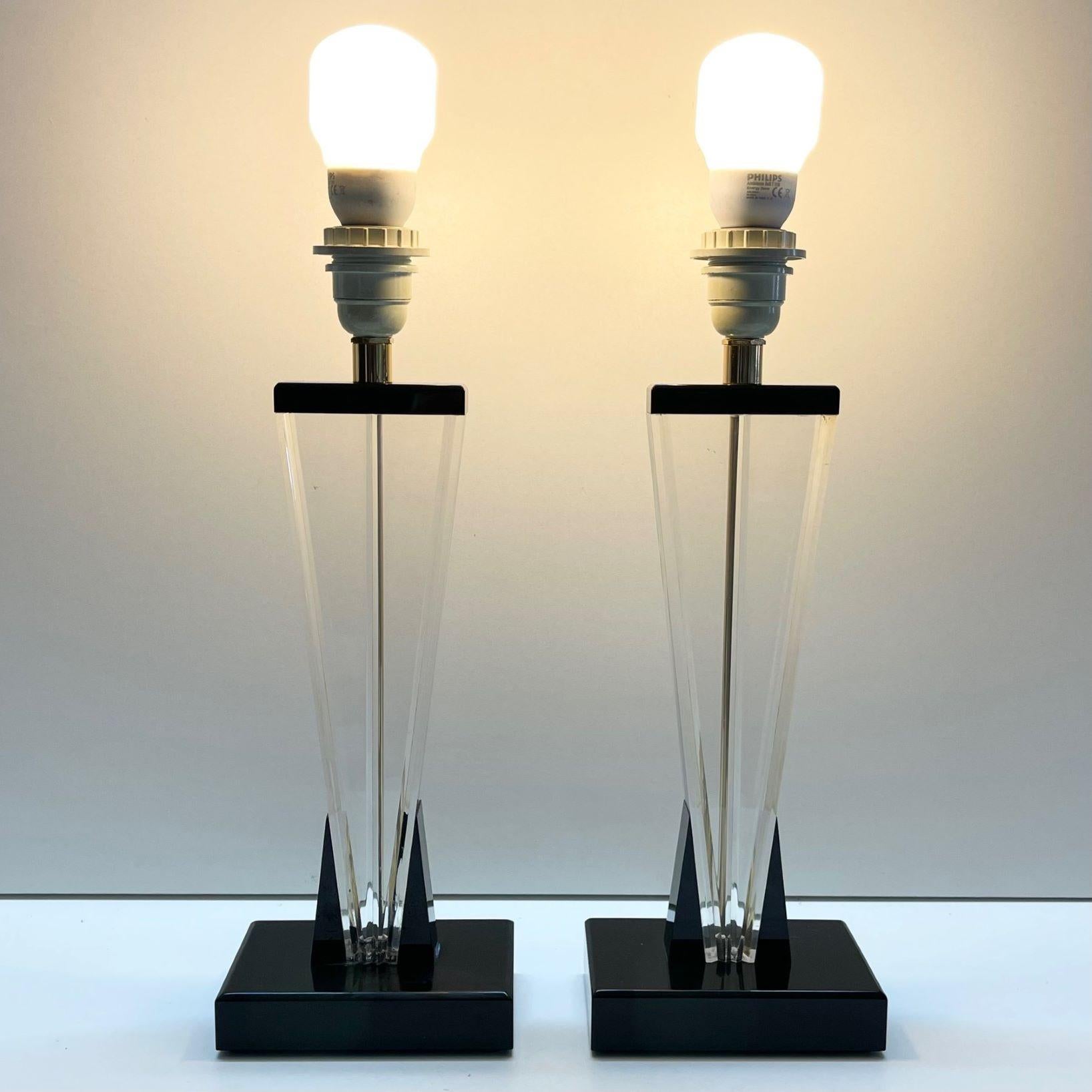 Pair of Italian Lucite Table Lamps, 1960s For Sale 3