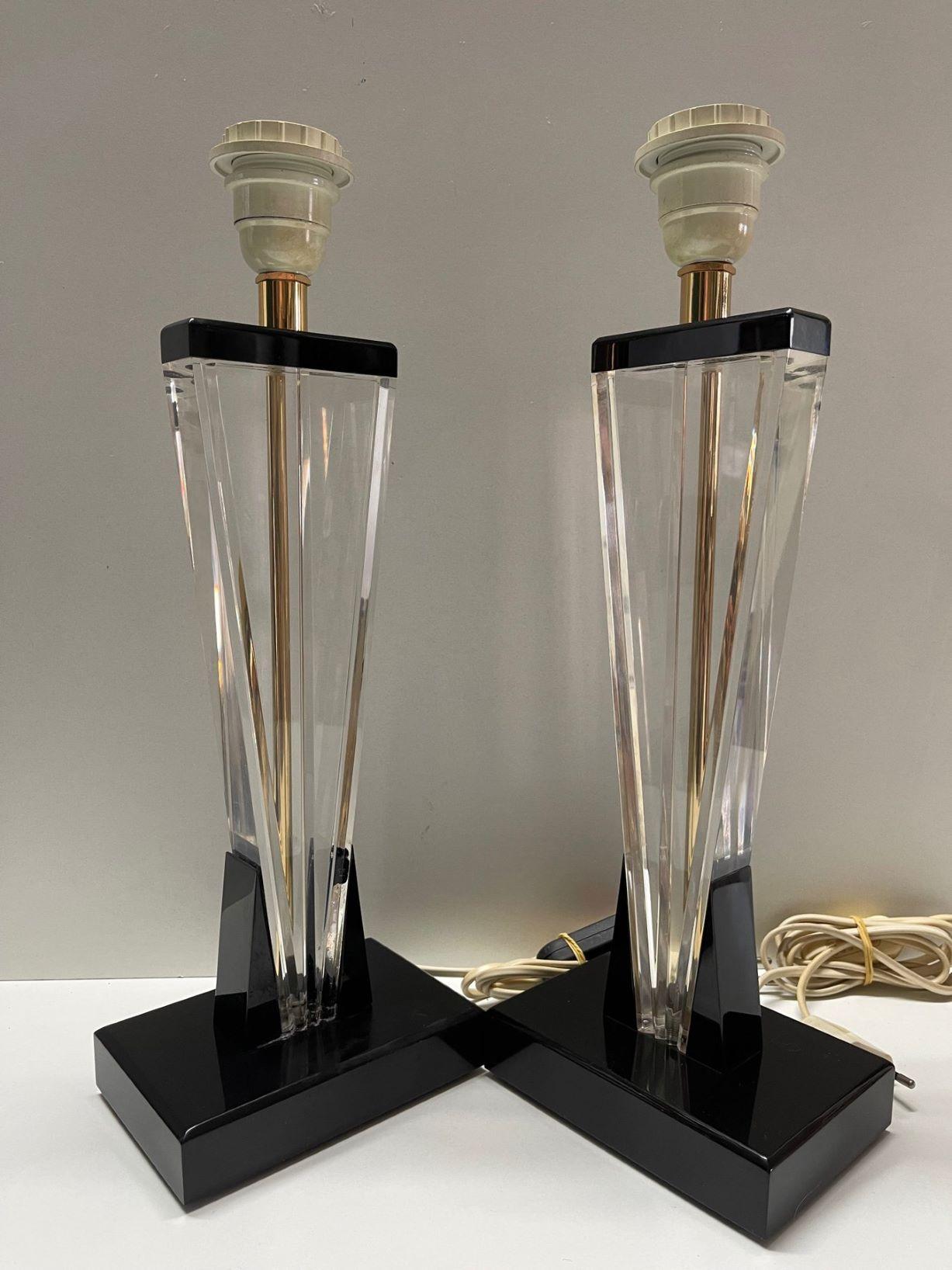 Pair of Italian Lucite Table Lamps, 1960s For Sale 4