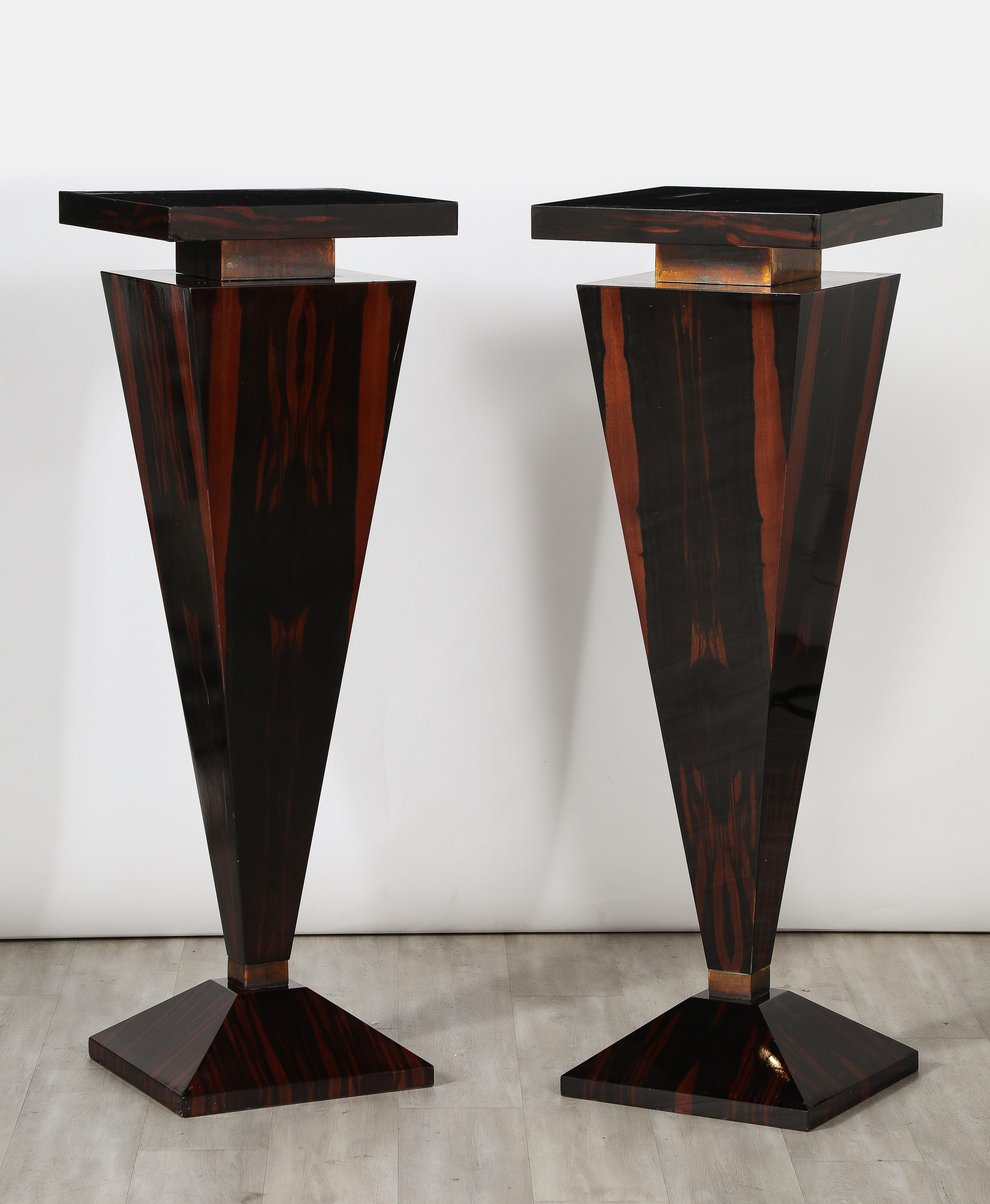 Pair of Italian Macassar Ebony Pedestals, Italy, circa 1970 In Good Condition For Sale In New York, NY