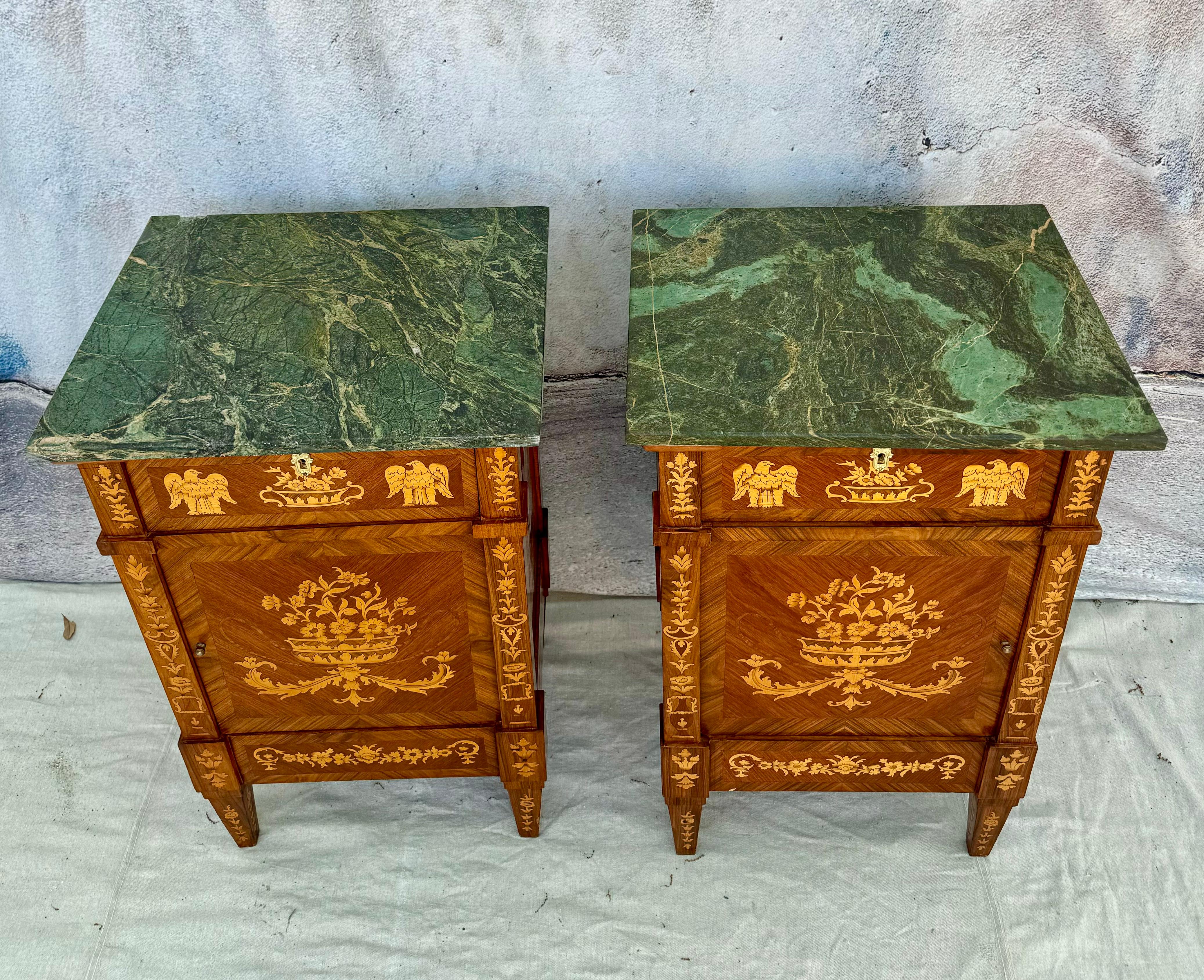 20th Century Pair Of Italian Maggiolini Style Inlaid Bedside Tables For Sale