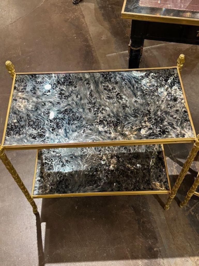 Paar italienische Beistelltische im Maison Bagues-Stil (Bronze) im Angebot