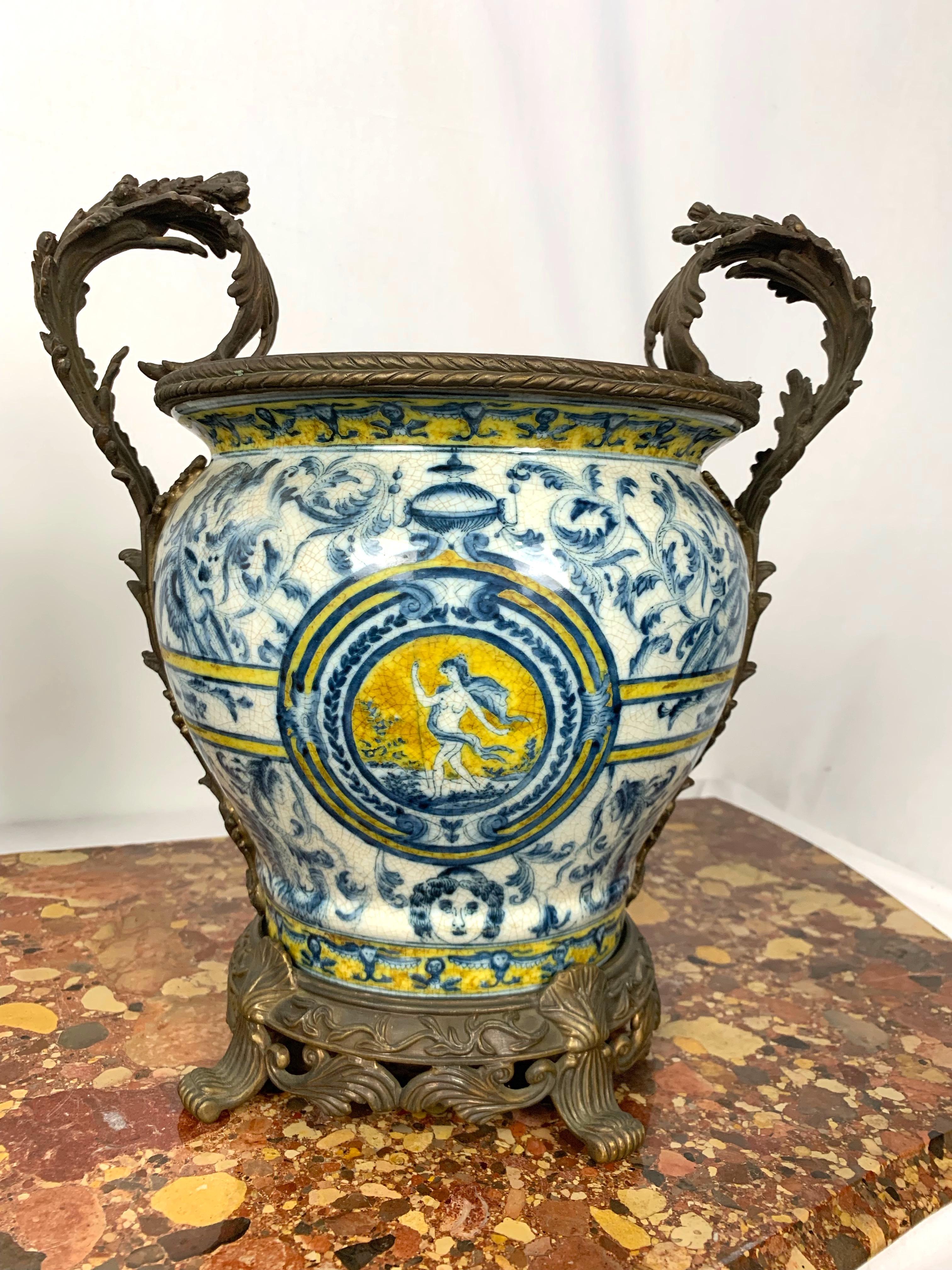 Pair of Italian Majolica Urns In Excellent Condition In London, GB