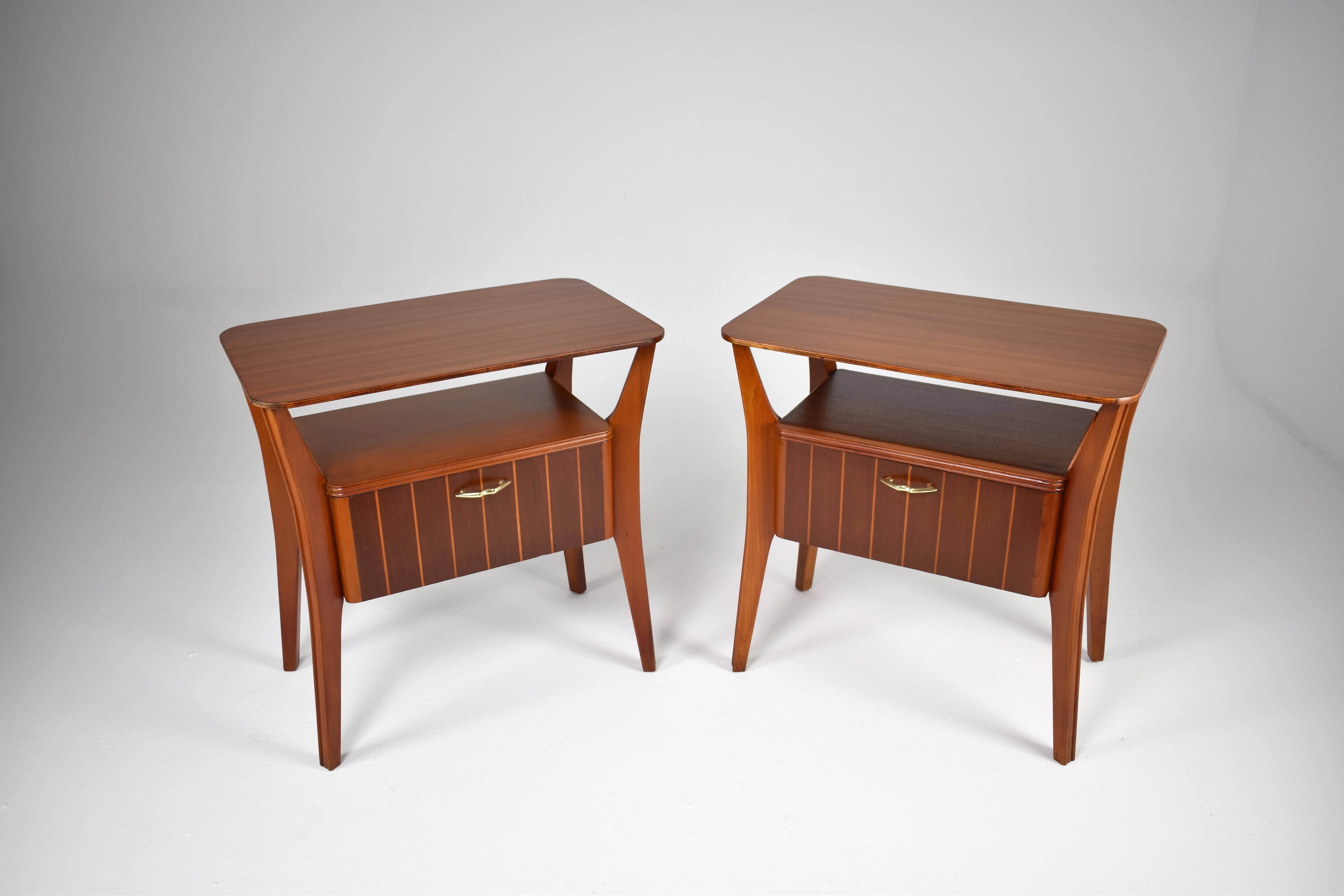 Mid-Century Modern Pair of Italian Maple Nightstands Attributed to Gio Ponti for Cantu, 1950s For Sale