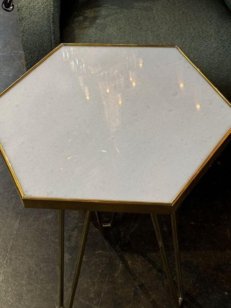 Paire de tables hexagonales italiennes à plateau en marbre Bon état - En vente à Dallas, TX
