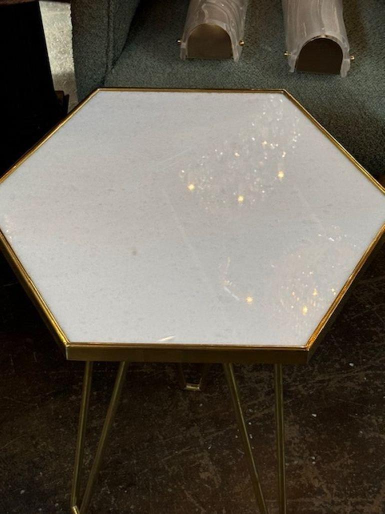 XXIe siècle et contemporain Paire de tables hexagonales italiennes à plateau en marbre en vente