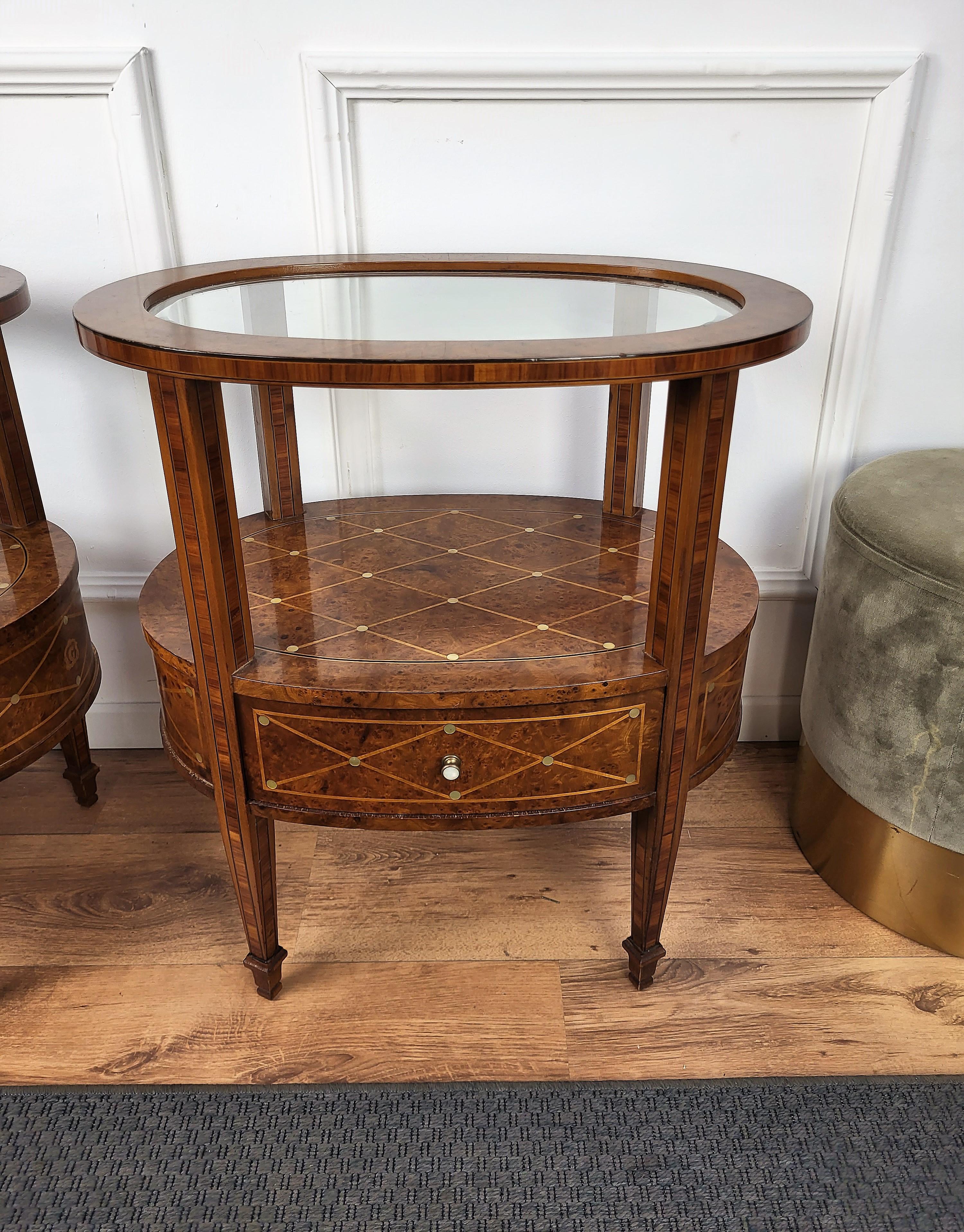 Pair of Italian Marquetry and Mother of Pearl Bed Side Night Stands Tables In Good Condition For Sale In Carimate, Como