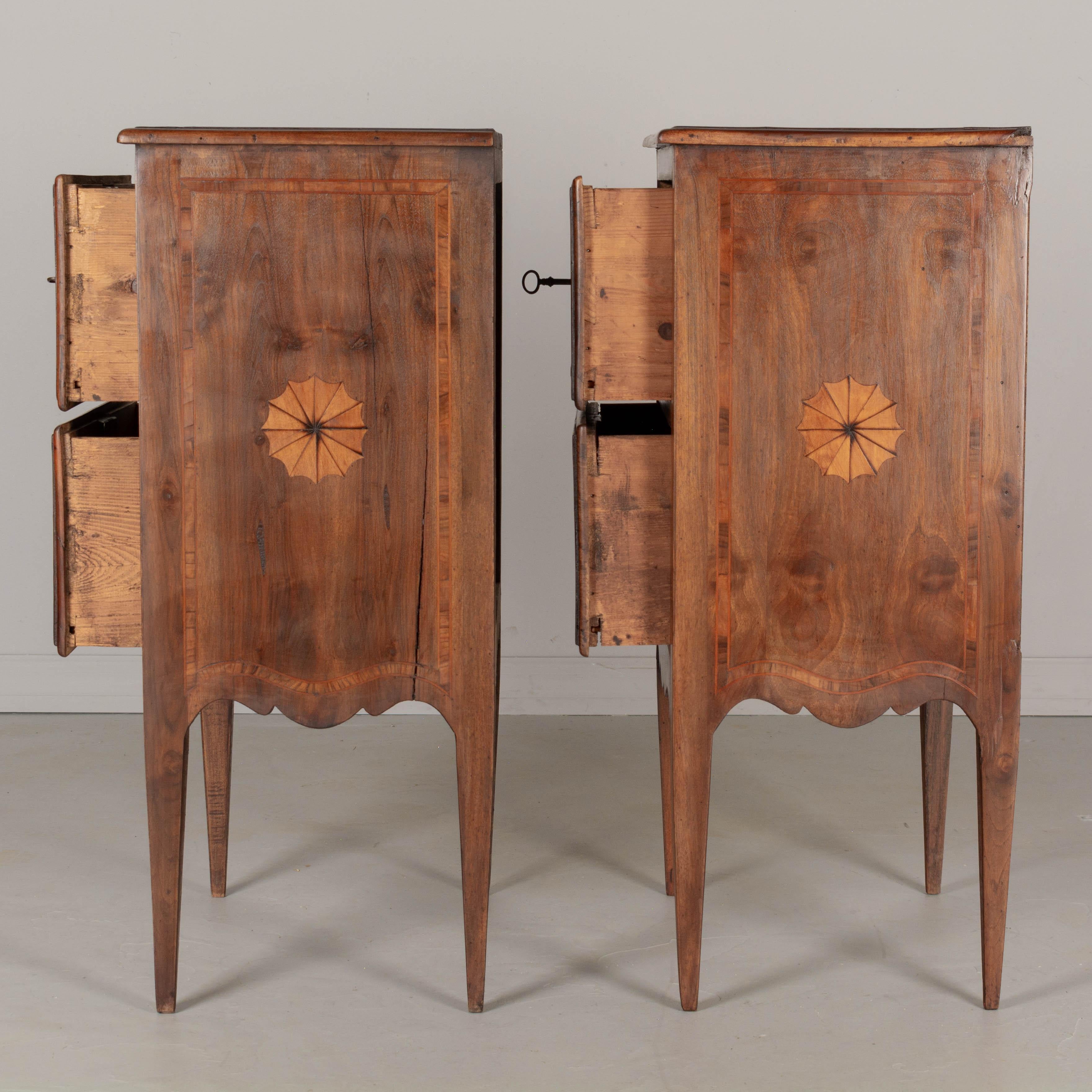 Walnut Pair of Italian Marquetry Nightstands or Side Tables For Sale